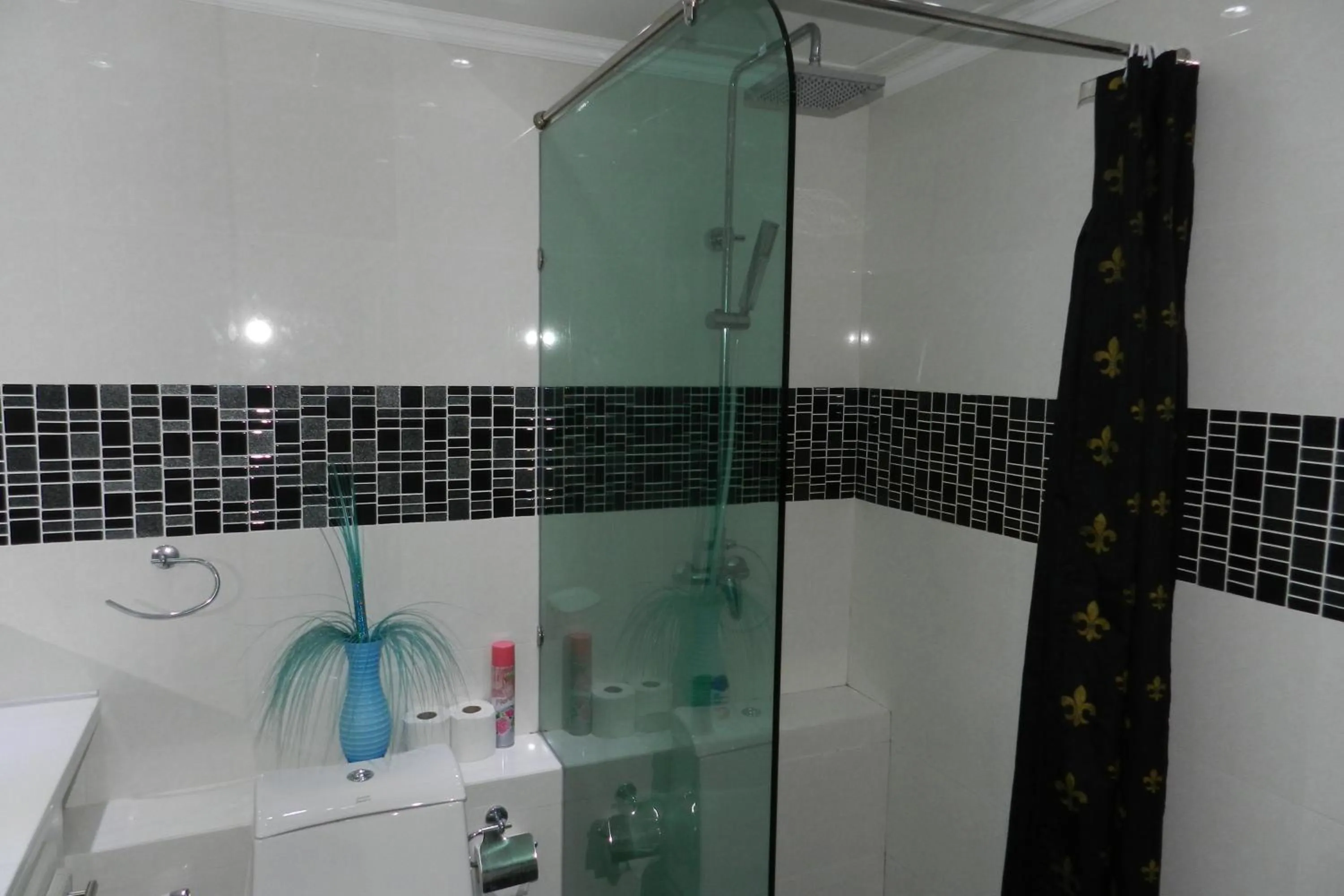 Shower in Jomtien PLAZA Condotel
