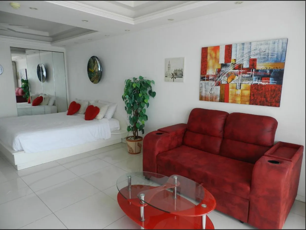 Photo of the whole room, Bed in Jomtien PLAZA Condotel