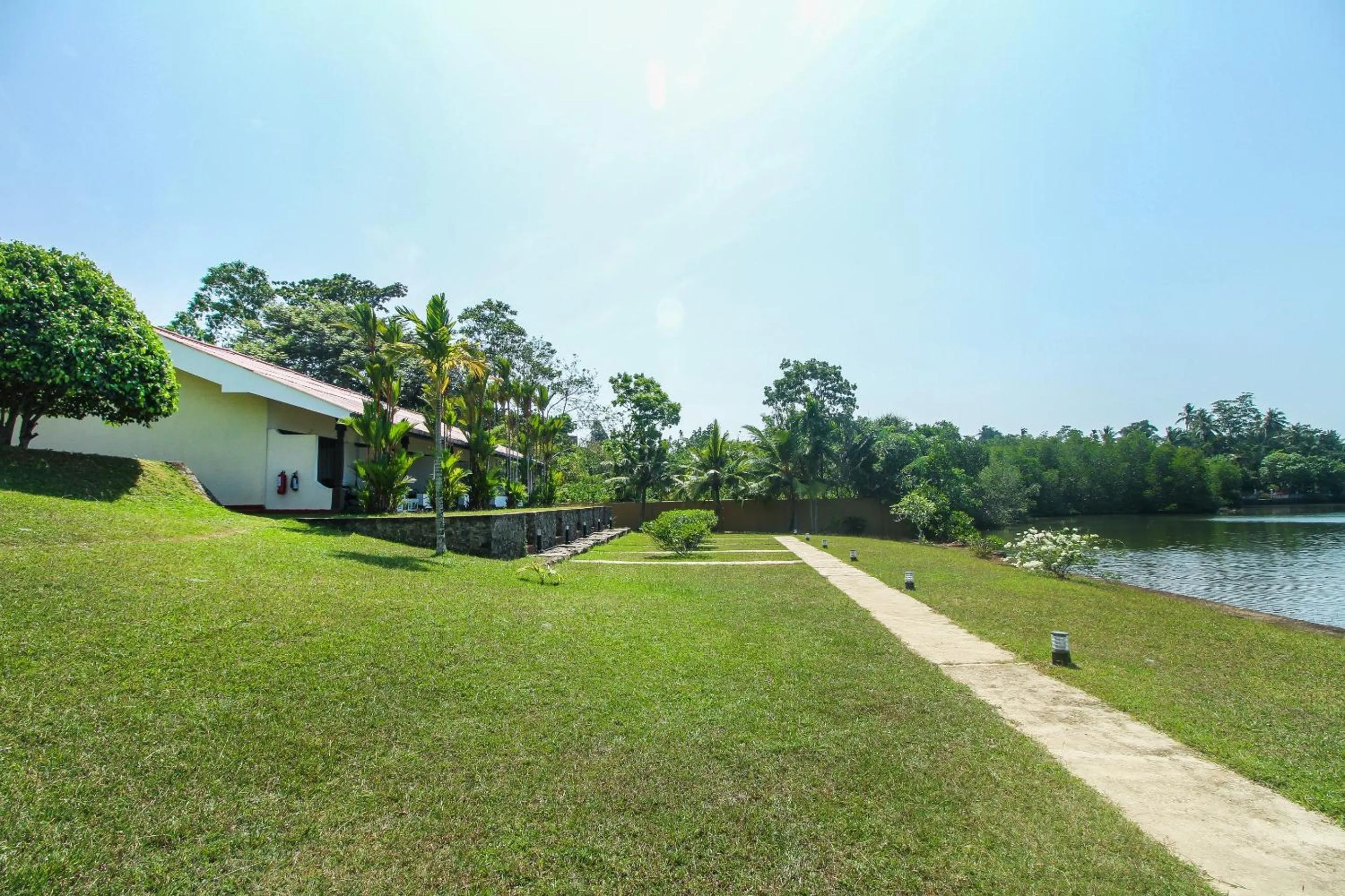 Property building in Kalla Bongo Lake Resort