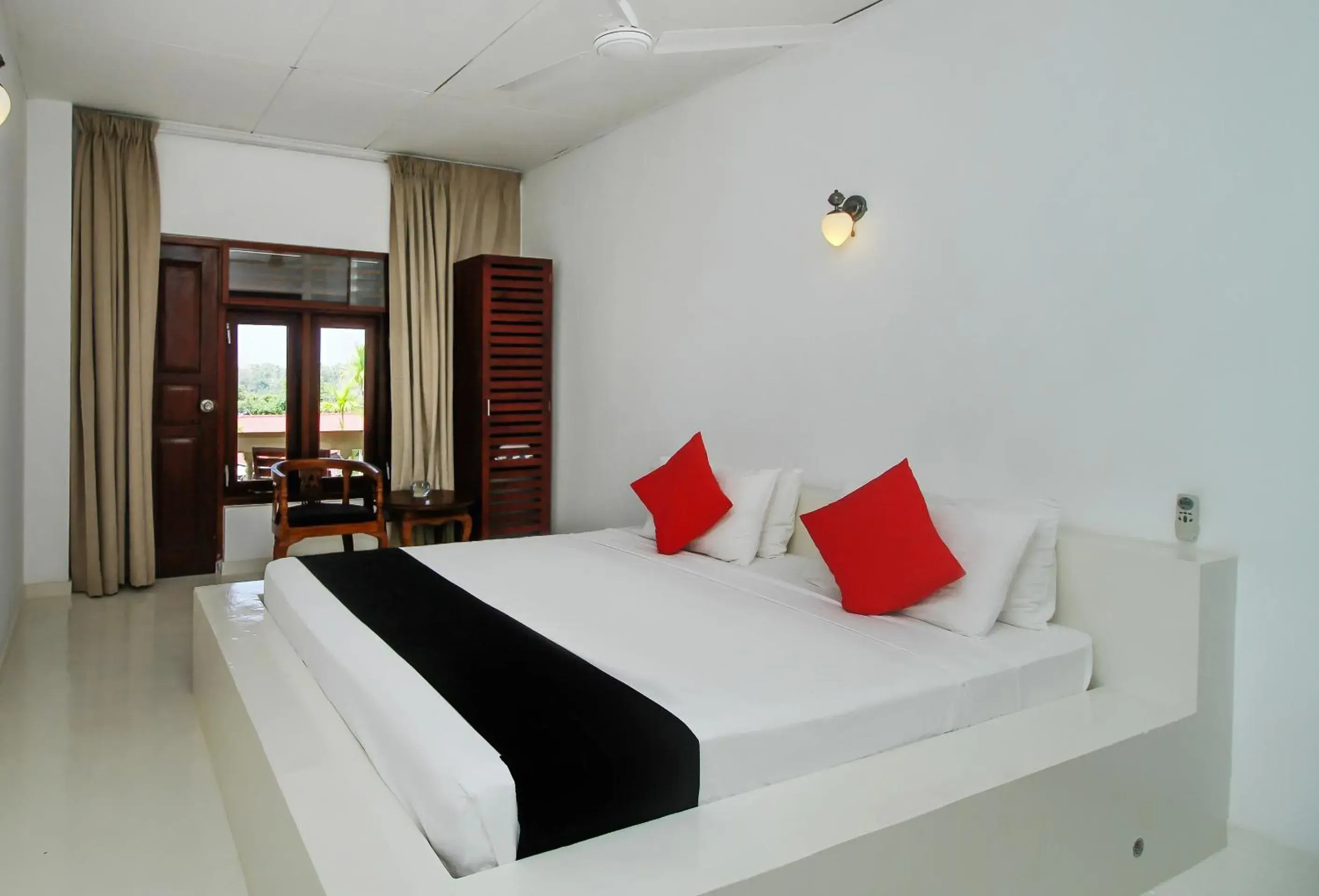 Bedroom in Kalla Bongo Lake Resort Bedroom in Kalla Bongo Lake Resort