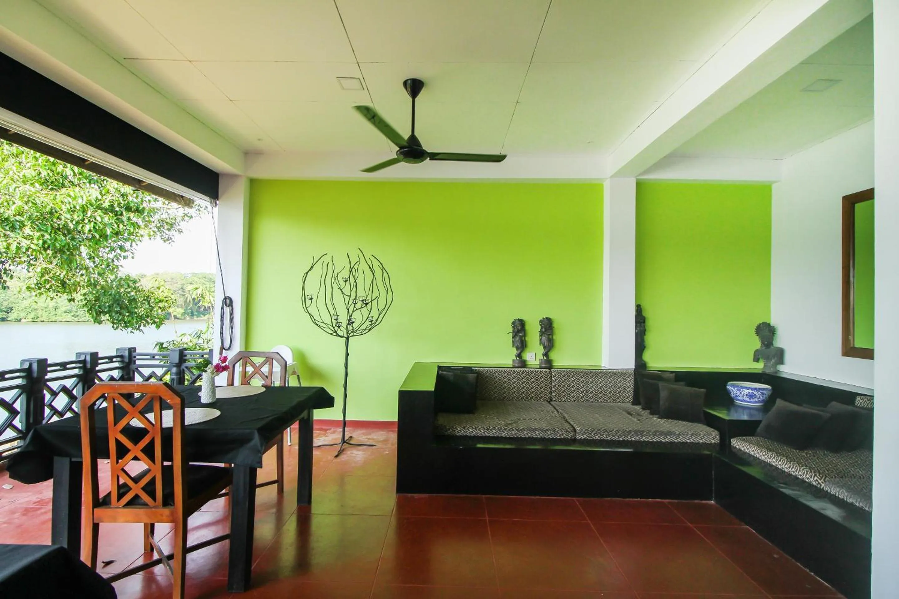 Lounge or bar in Kalla Bongo Lake Resort