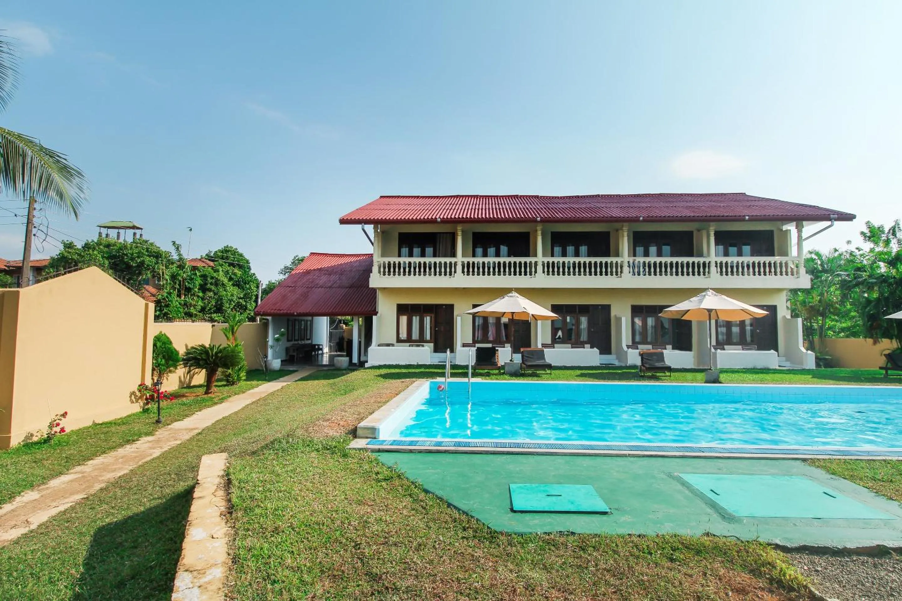Swimming pool in Kalla Bongo Lake Resort