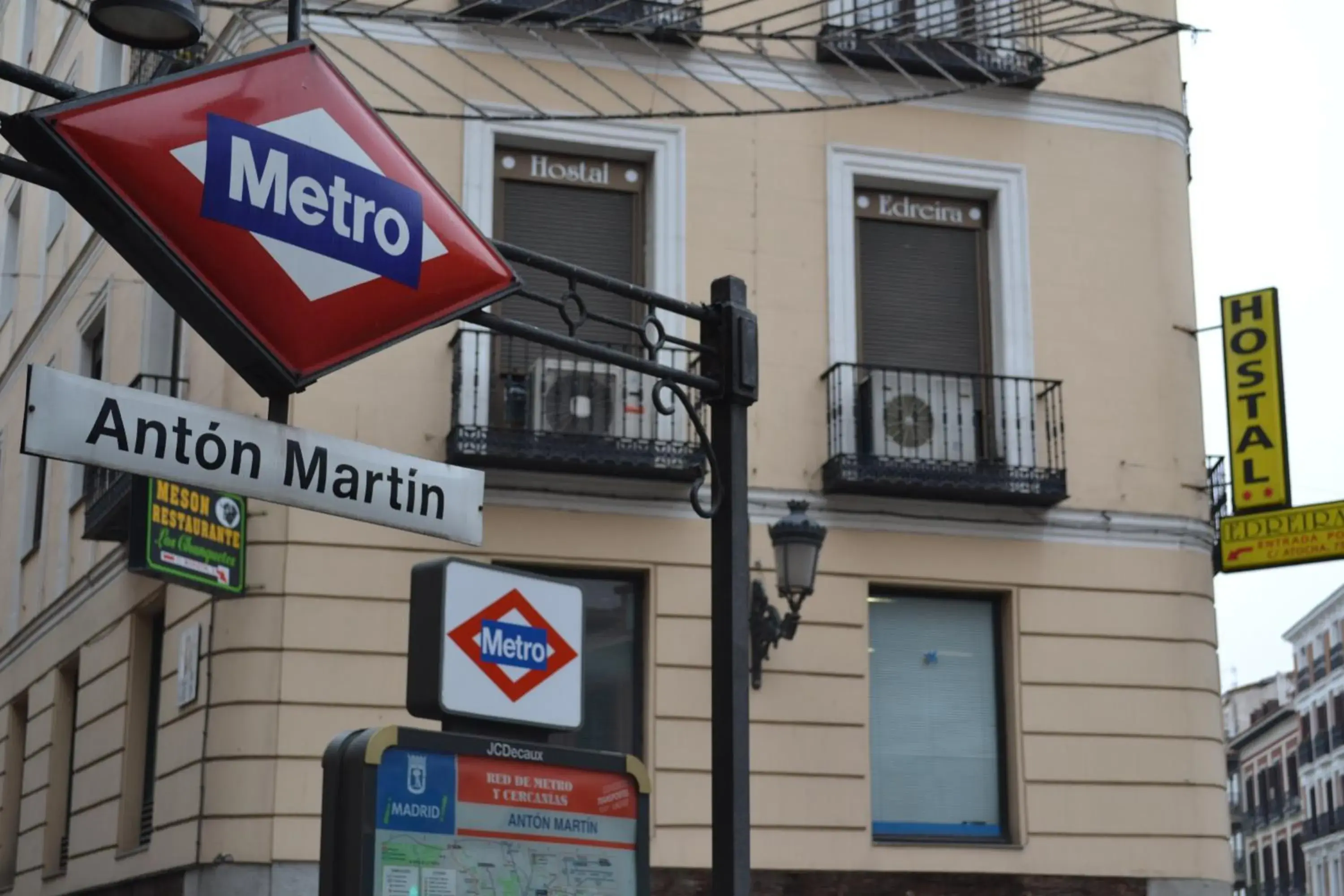 Facade/entrance in Hostal Edreira Facade/entrance in Hostal Edreira