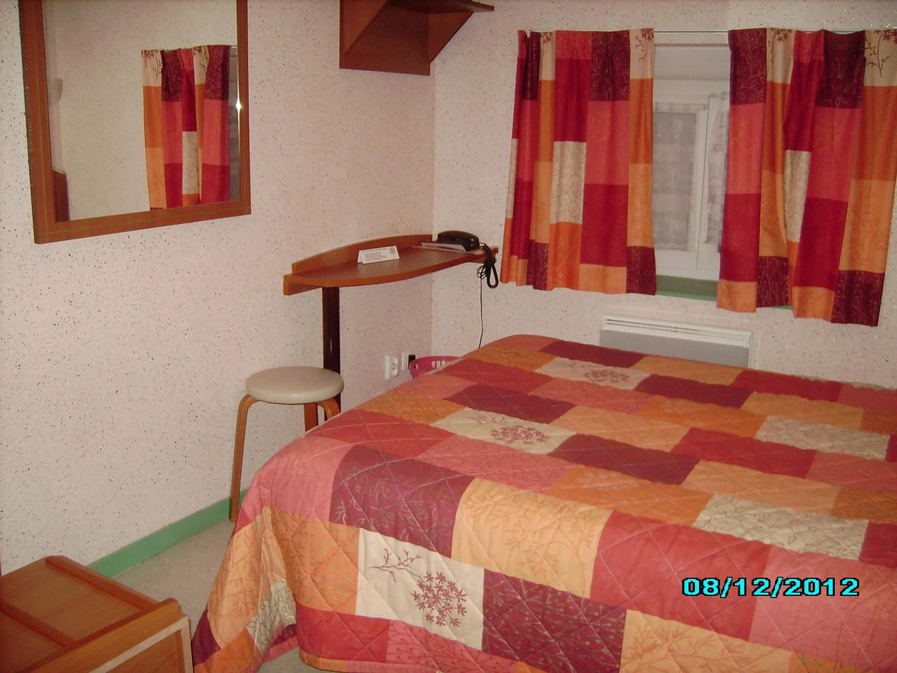 Bed in Terroir et Tradition A La Ducasse