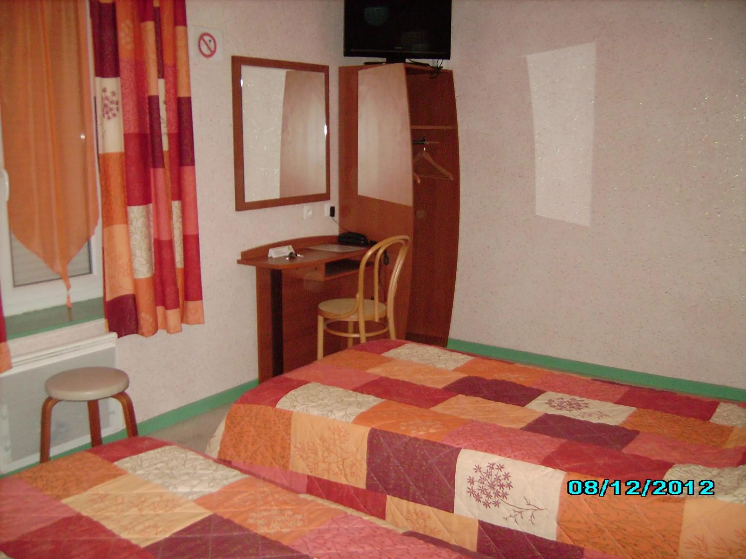 Photo of the whole room in Terroir et Tradition A La Ducasse