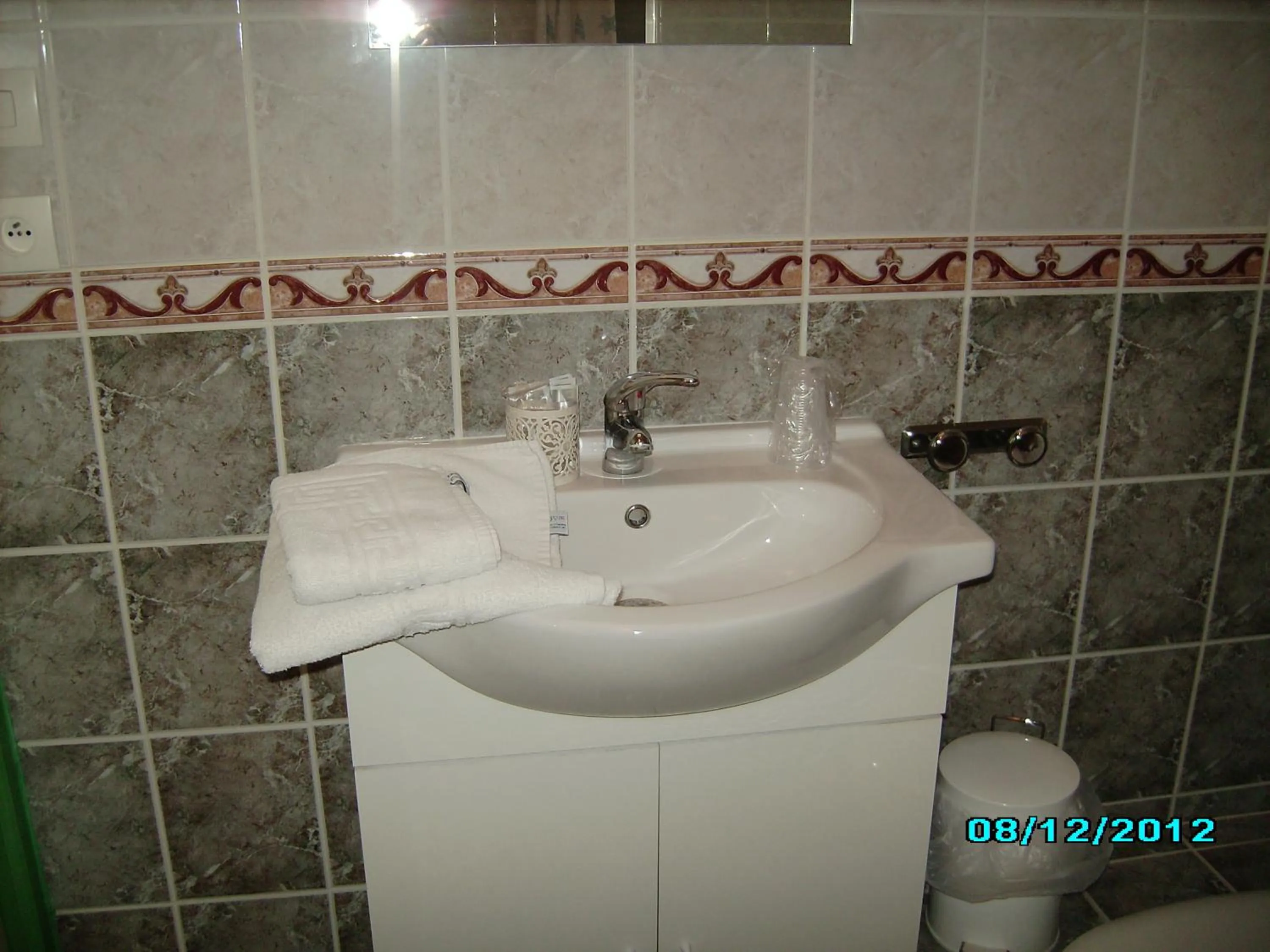 Bathroom in Terroir et Tradition A La Ducasse