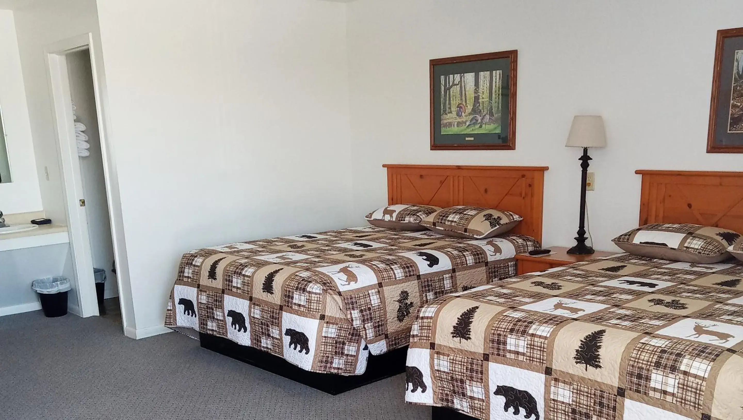 Photo of the whole room, Bed in Drop Tyne Lodge Photo of the whole room, Bed in Drop Tyne Lodge