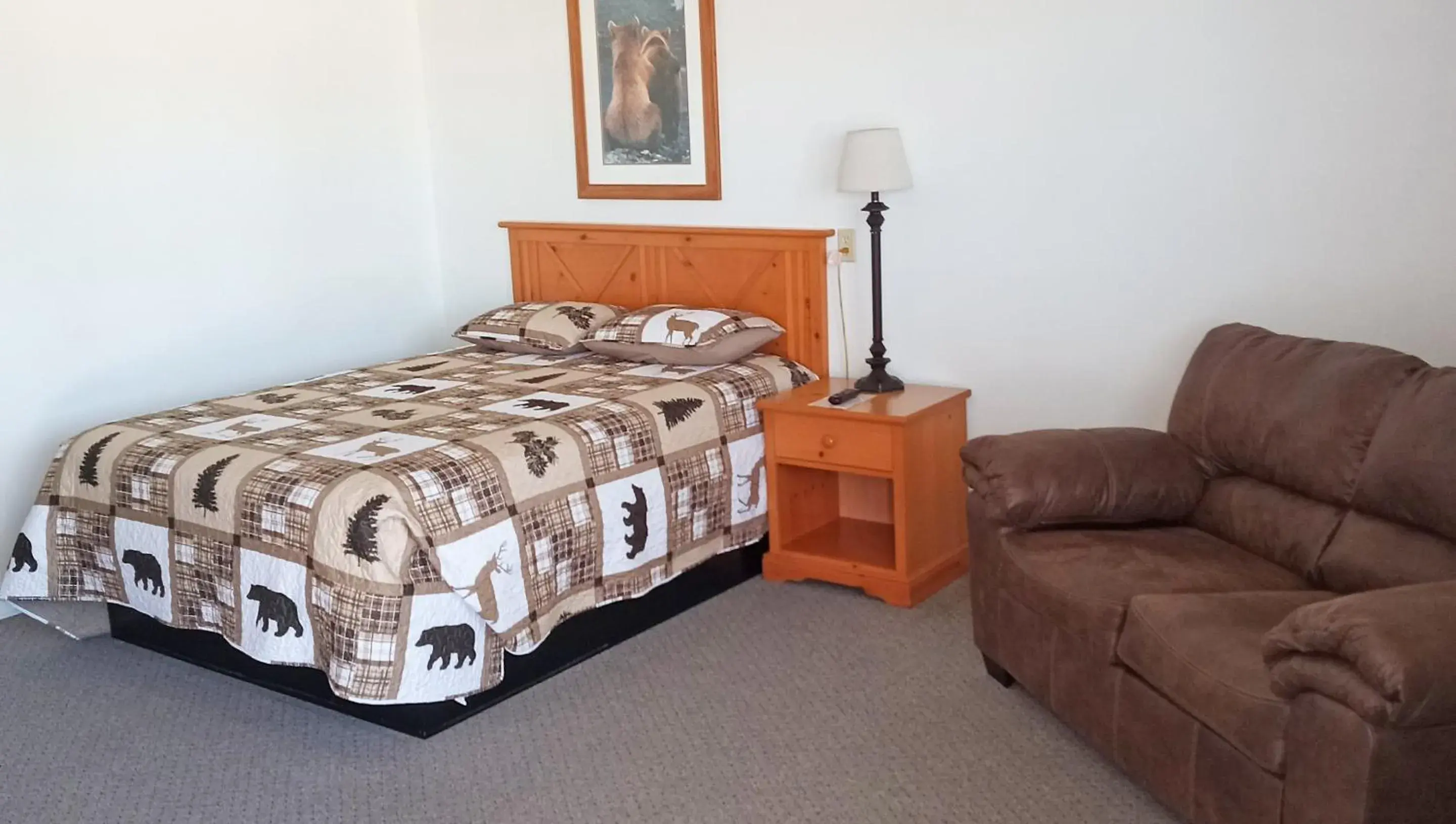 Photo of the whole room, Bed in Drop Tyne Lodge Photo of the whole room, Bed in Drop Tyne Lodge