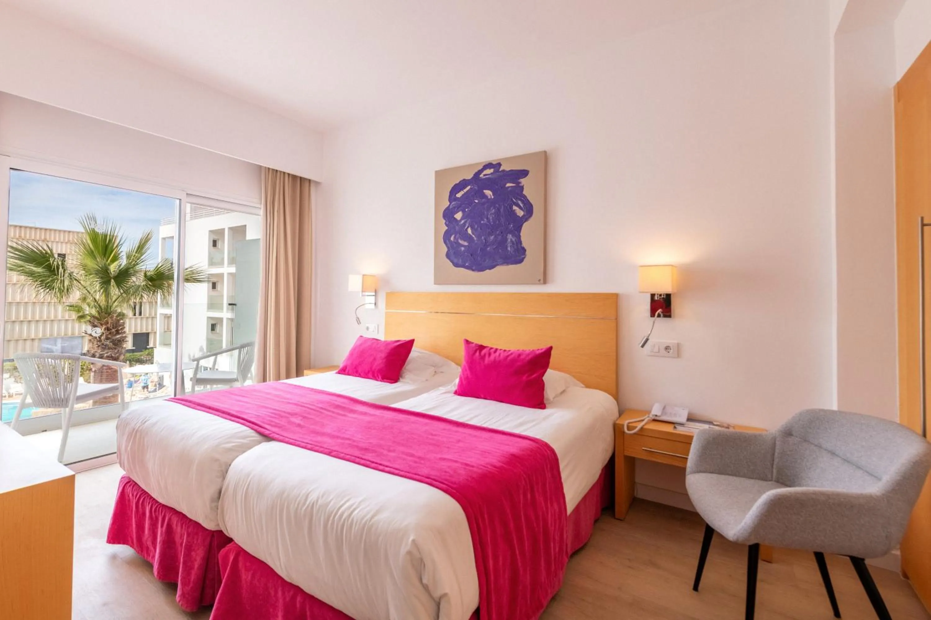 Bed in Hotel Capricho