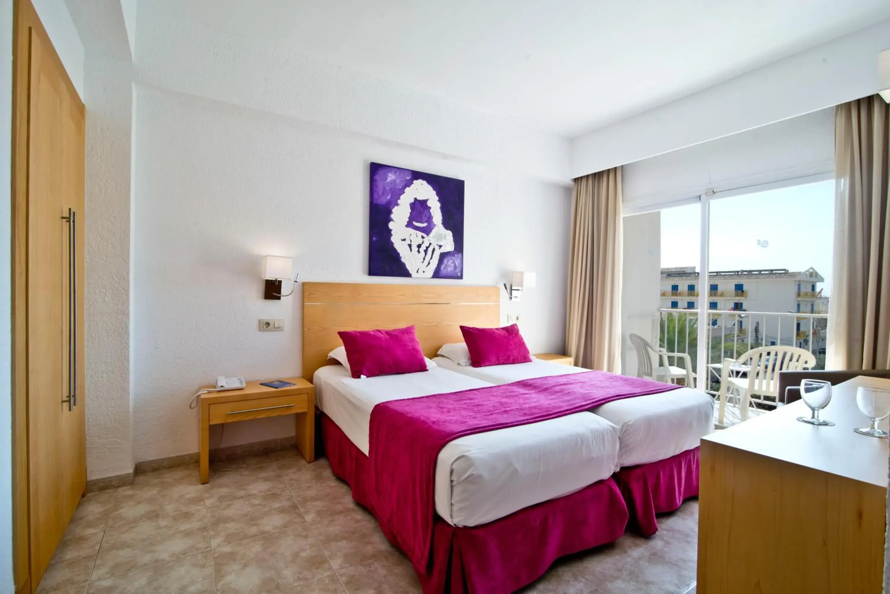 Double or Twin Room with Balcony in Hotel Capricho Double or Twin Room with Balcony in Hotel Capricho