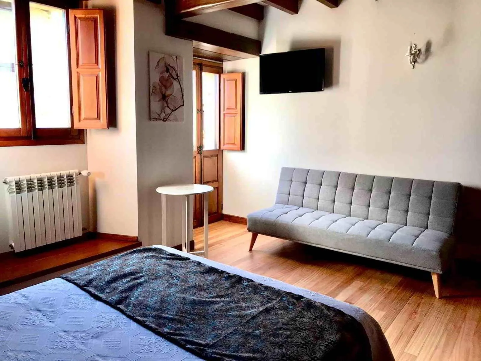 Photo of the whole room, Bed in La Posada de Abanillas