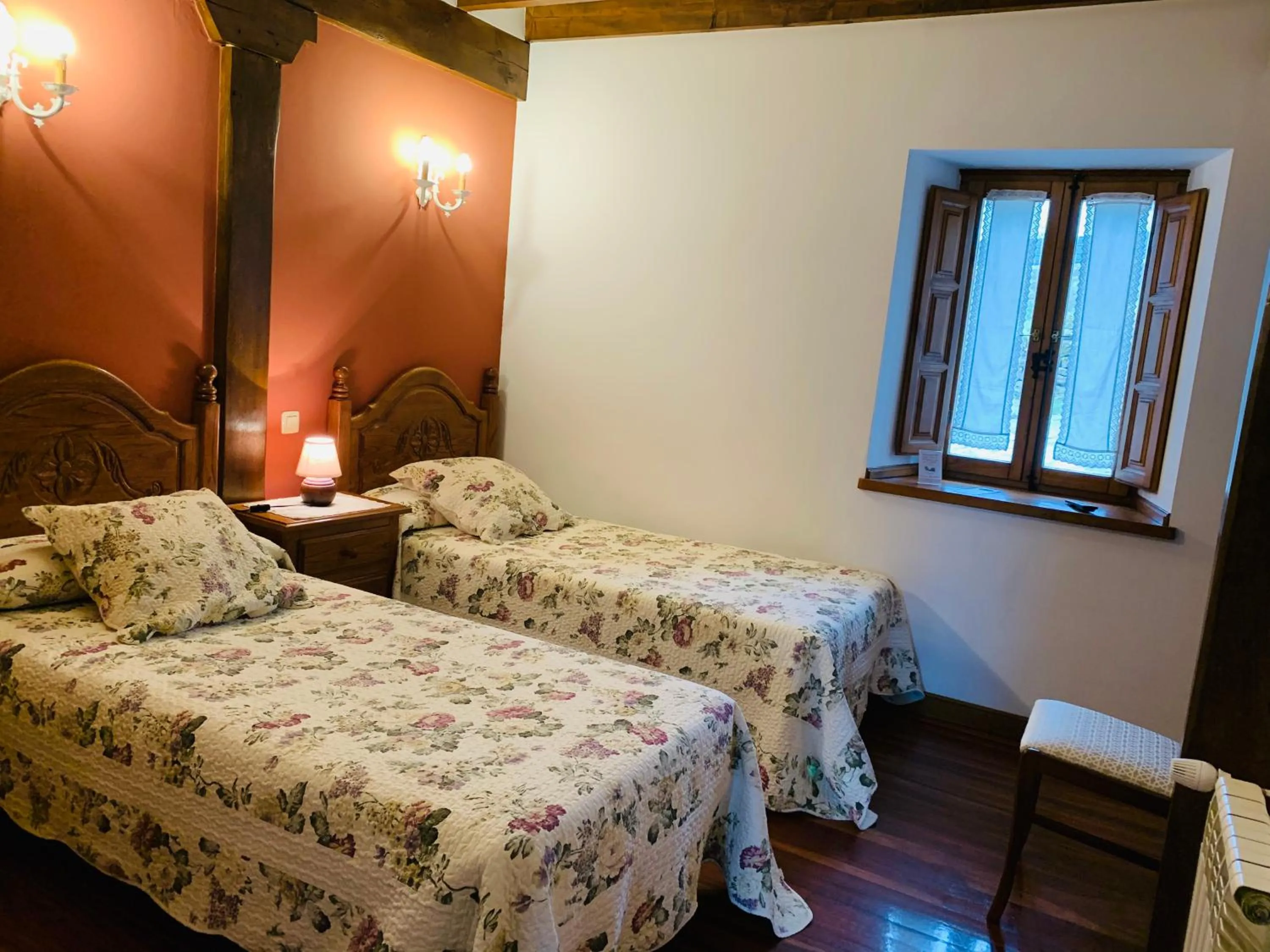 Photo of the whole room, Bed in La Posada de Abanillas