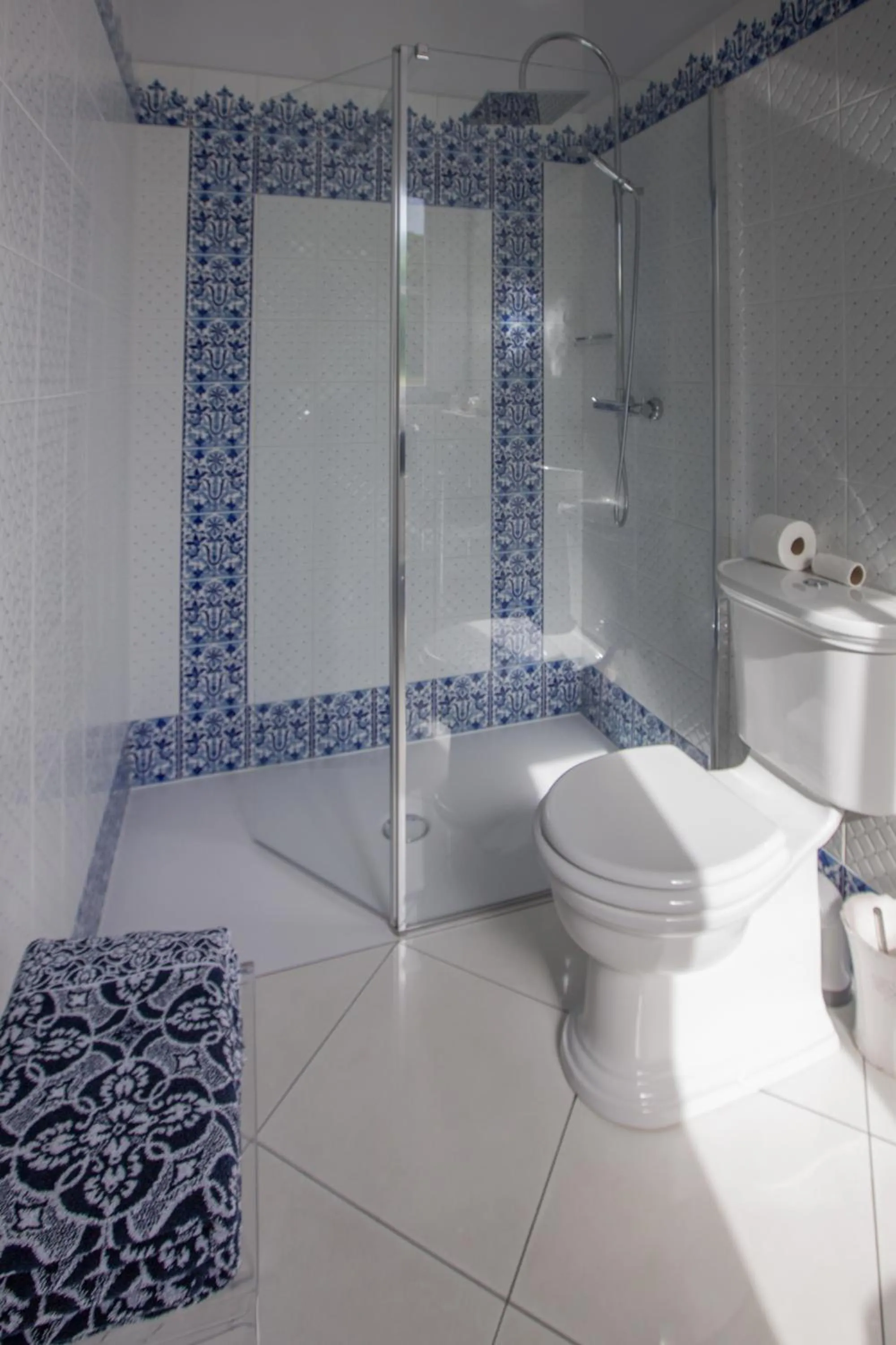 Toilet in Le Logis d'Equilly