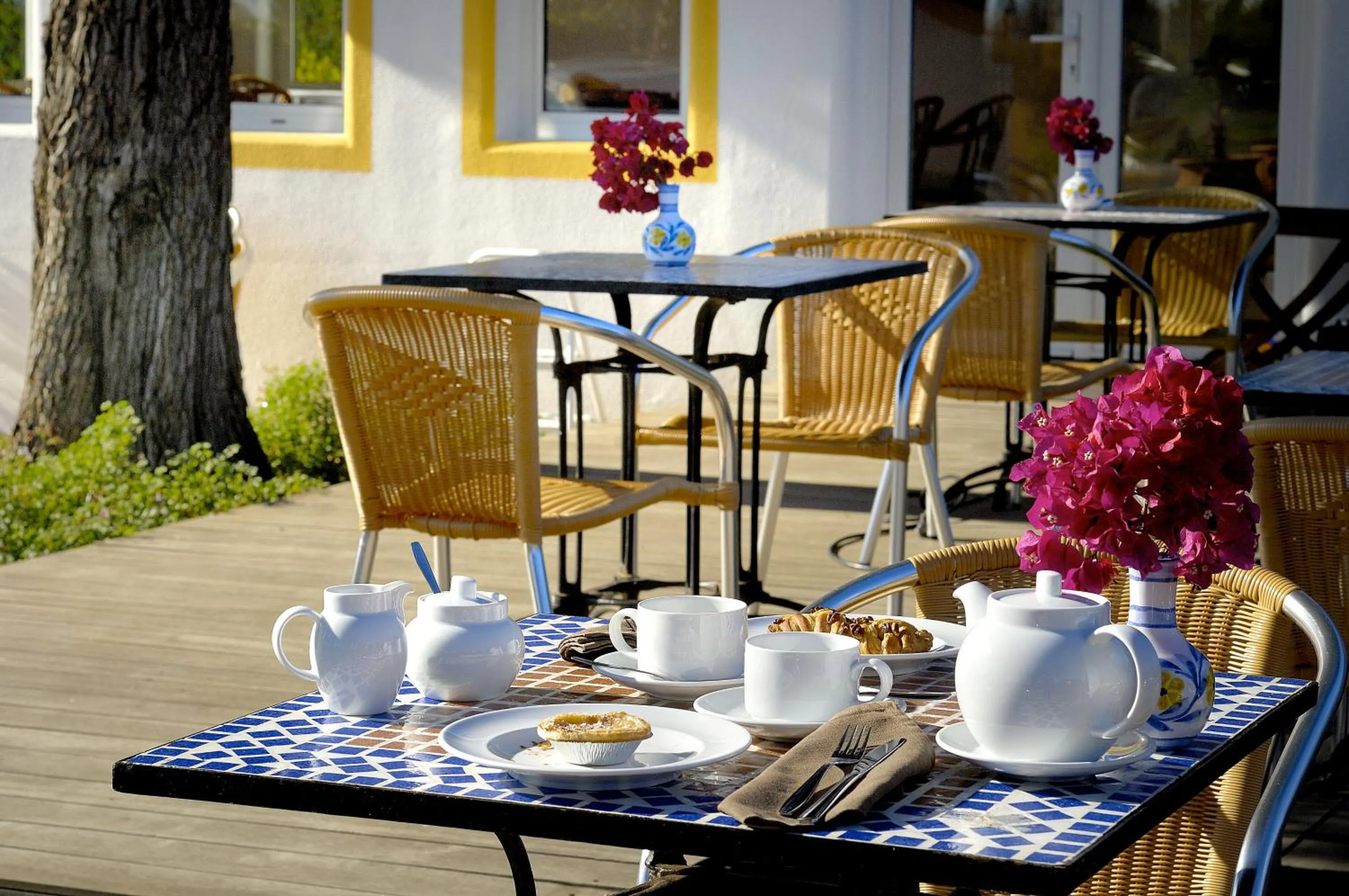 Restaurant/places to eat in Casa Bela Moura, Boutique Hotel & Wine