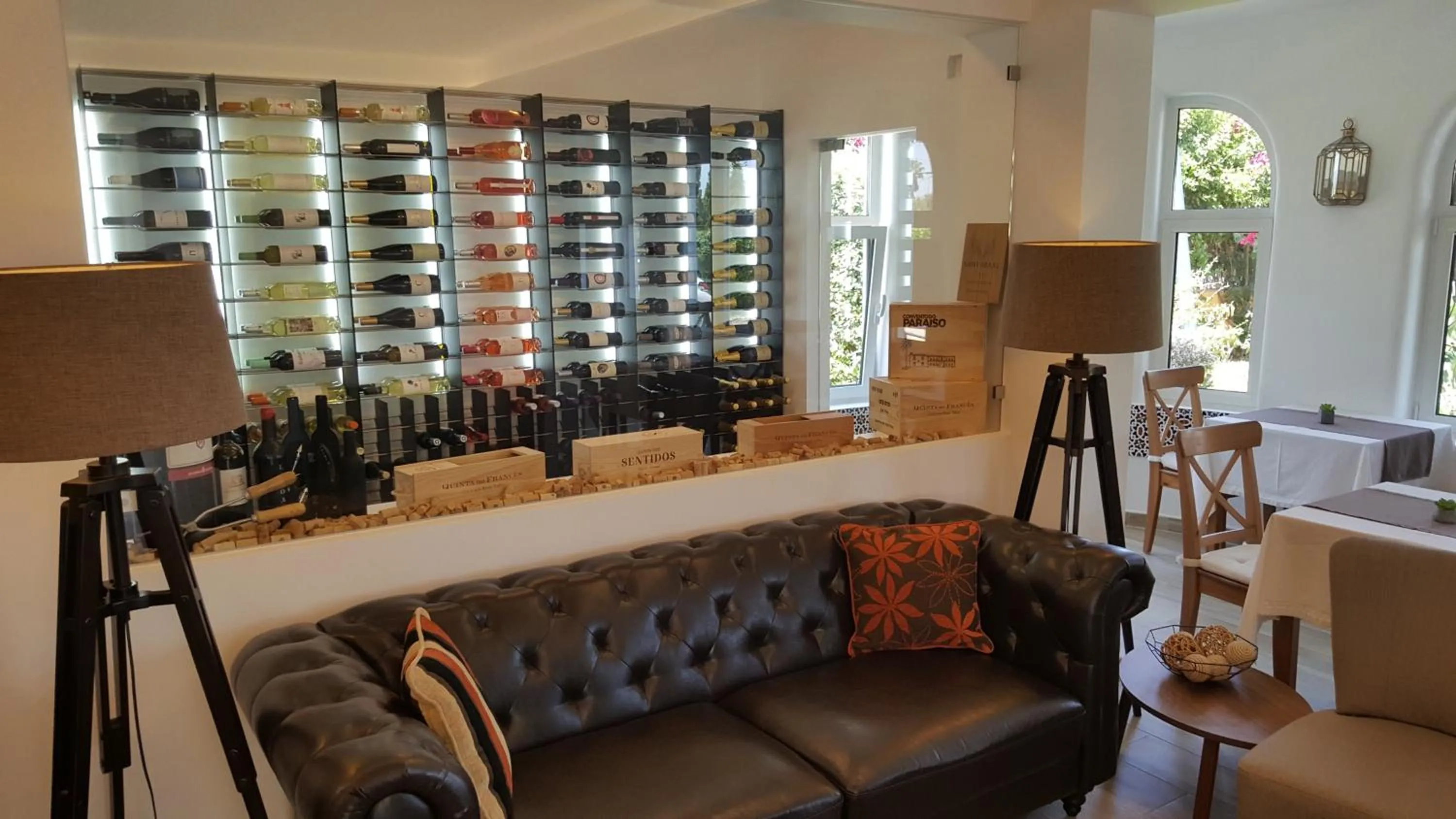 Lounge or bar in Casa Bela Moura, Boutique Hotel & Wine