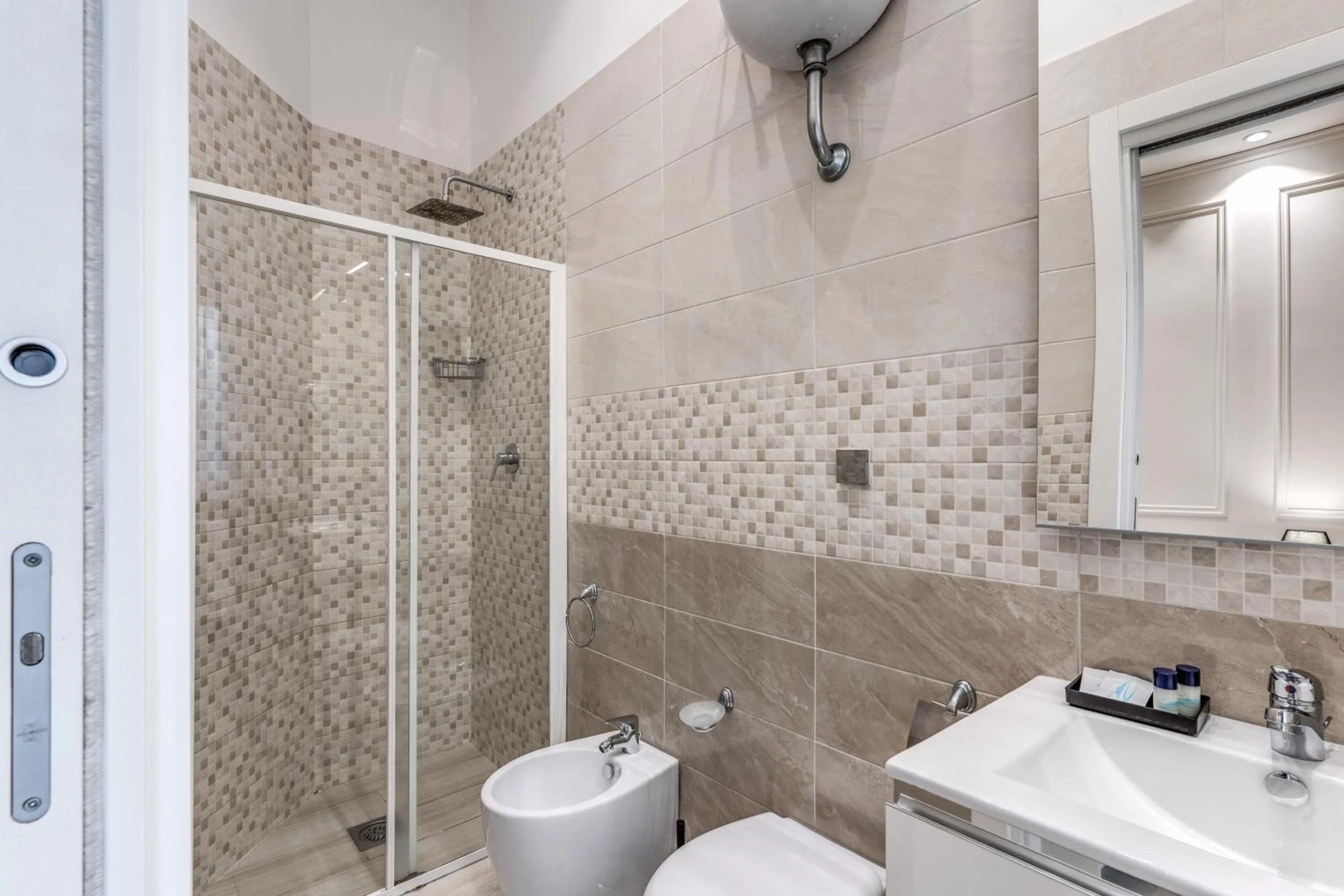 Bathroom in RAGGIO DI SOLE - ATAROOMS Collection