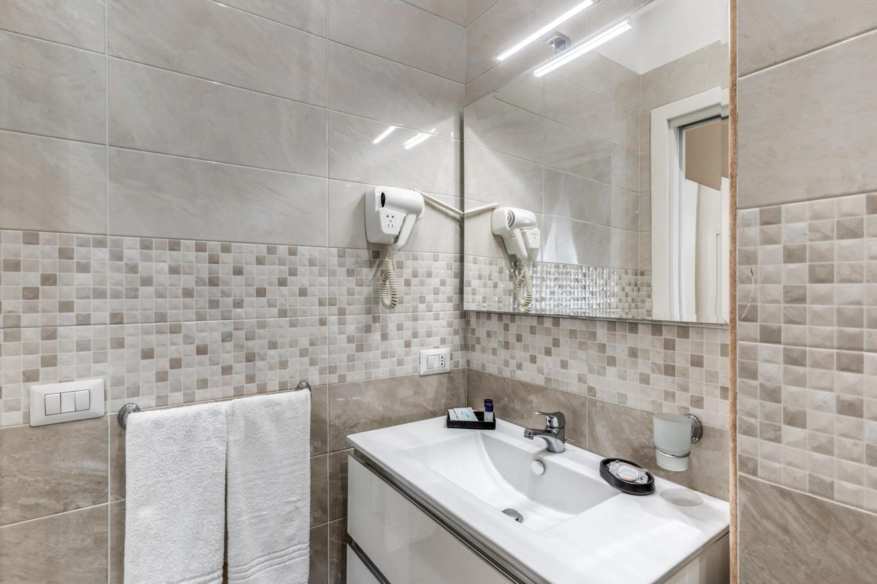 Bathroom in RAGGIO DI SOLE - ATAROOMS Collection