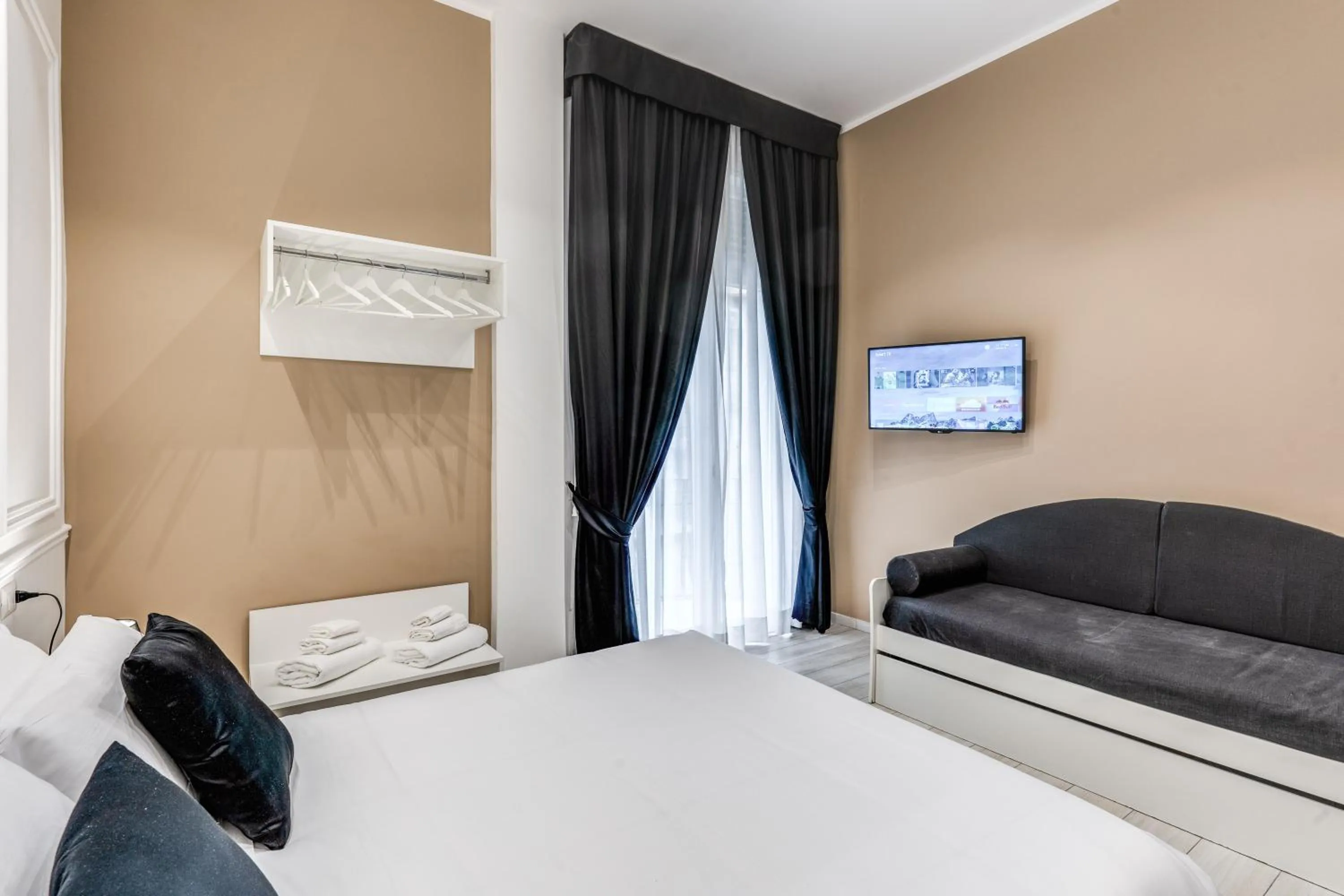 Bed in RAGGIO DI SOLE - ATAROOMS Collection