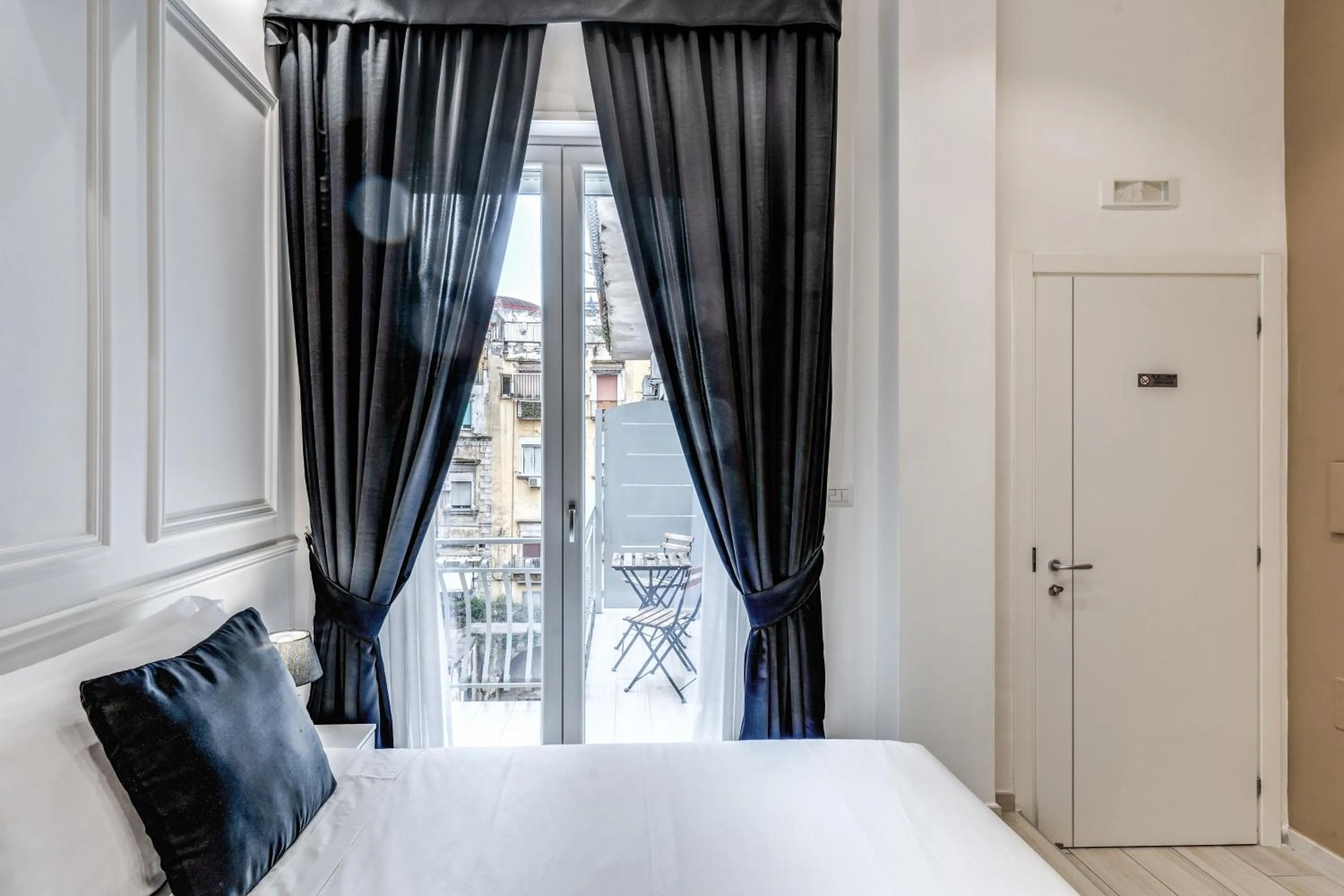 Bedroom, Bed in RAGGIO DI SOLE - ATAROOMS Collection