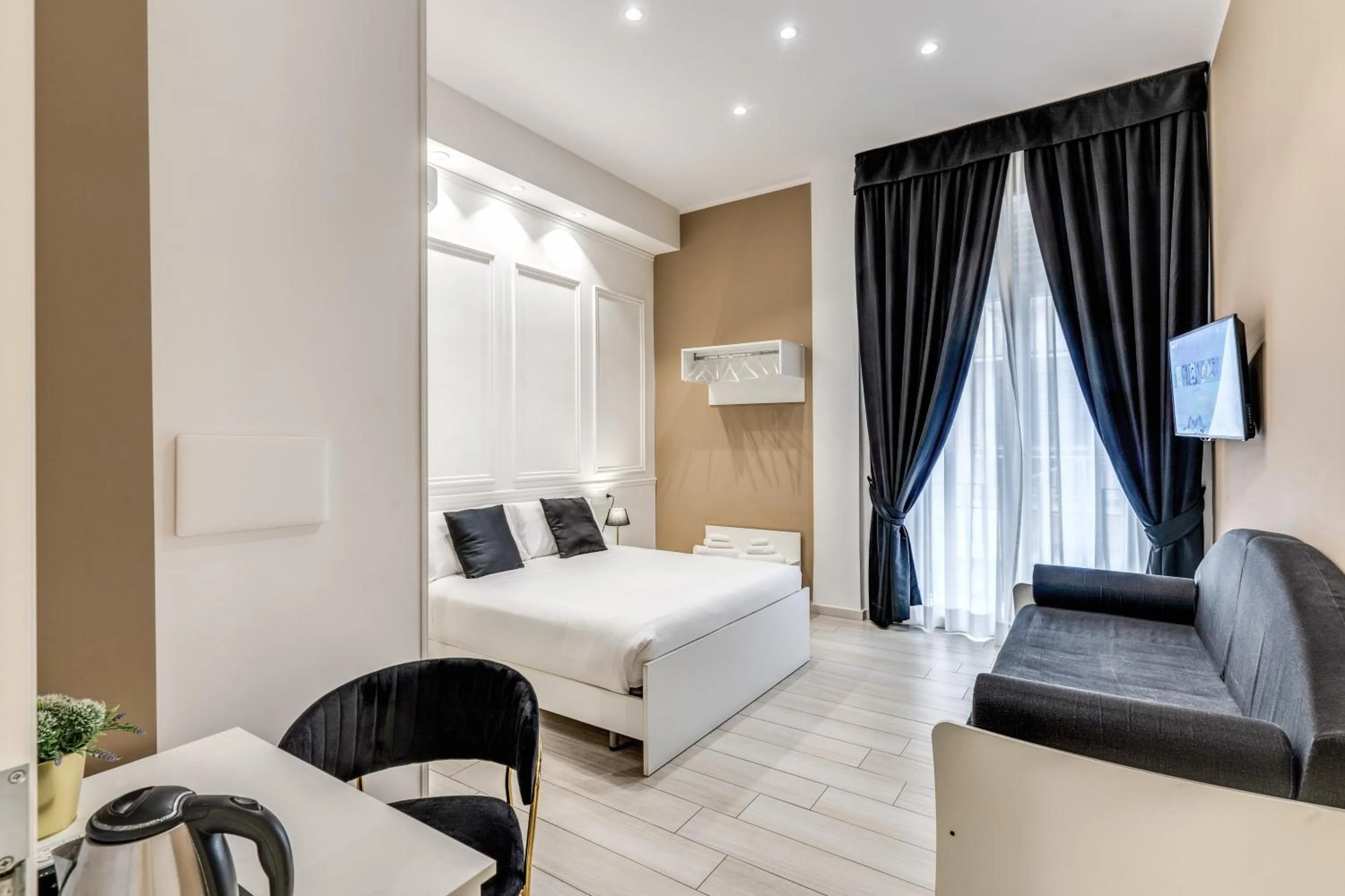 Bedroom, Bed in RAGGIO DI SOLE - ATAROOMS Collection