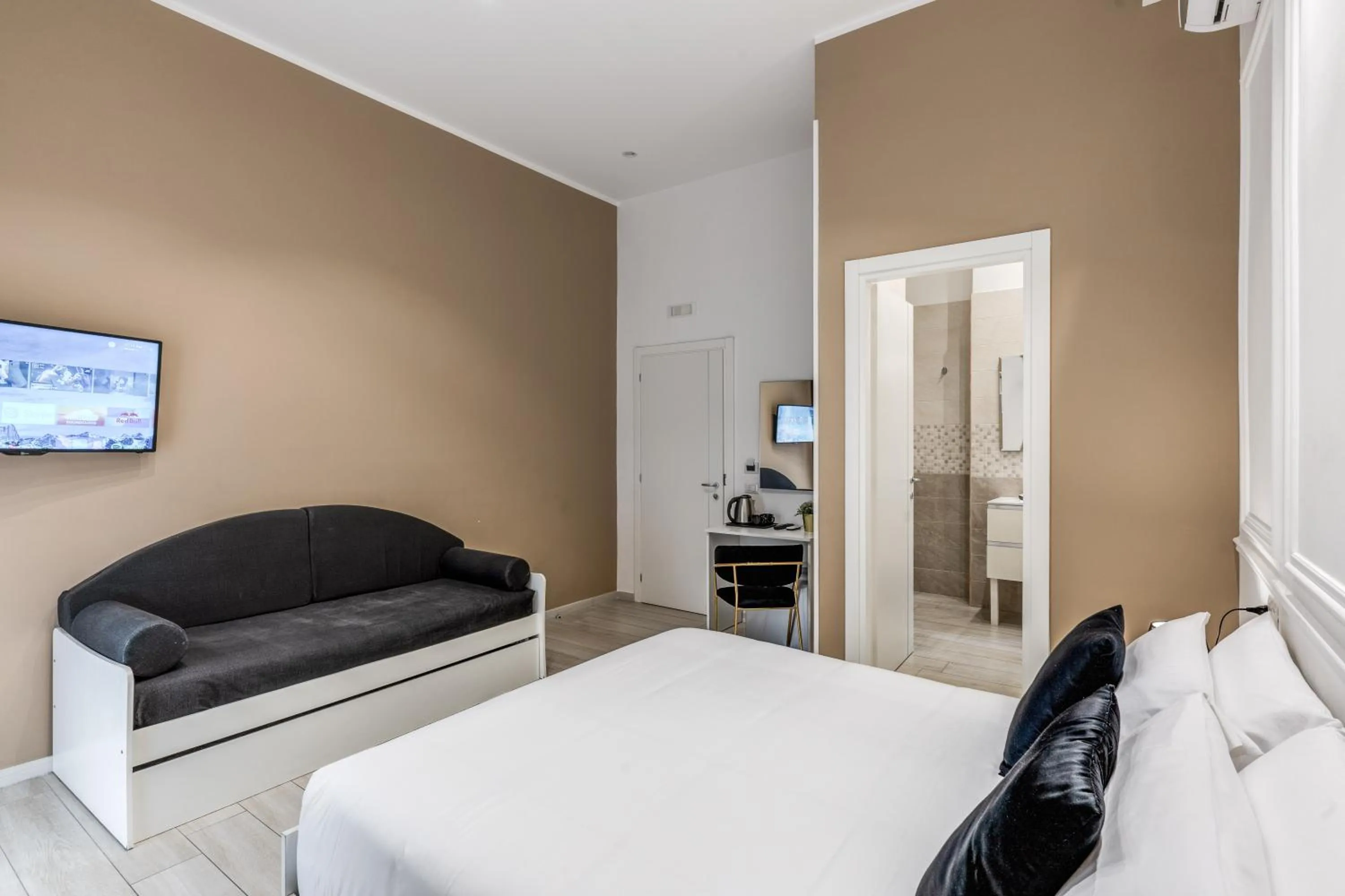 Bedroom, Bed in RAGGIO DI SOLE - ATAROOMS Collection