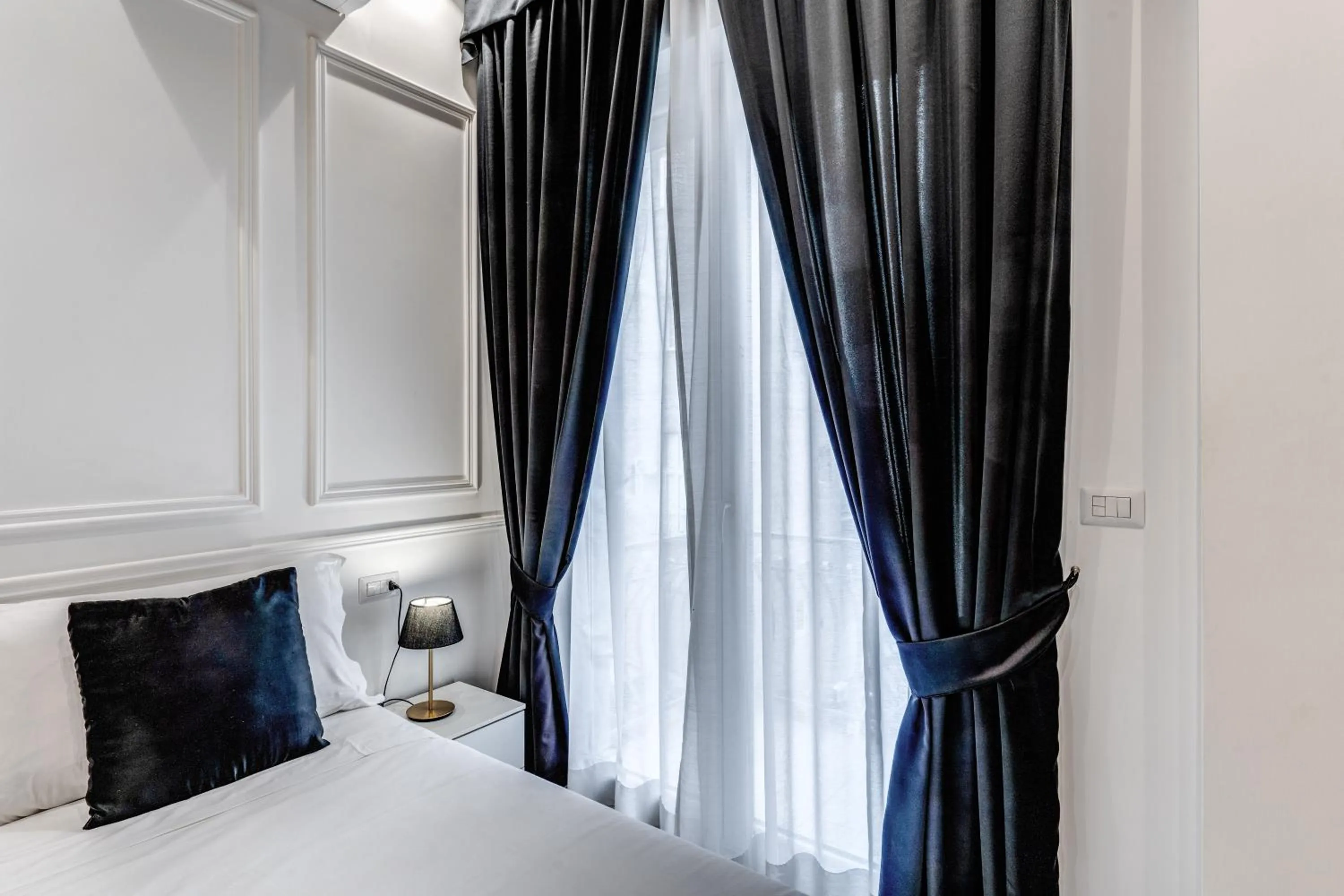 Bedroom, Bed in RAGGIO DI SOLE - ATAROOMS Collection