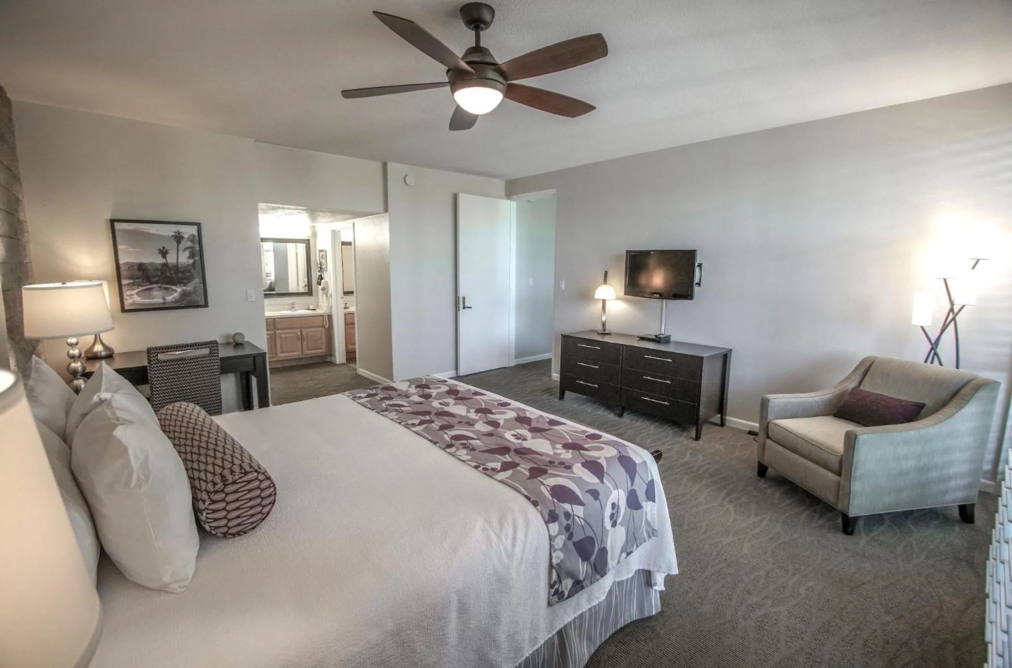 Bedroom, Bed in Palm Springs Tennis Club