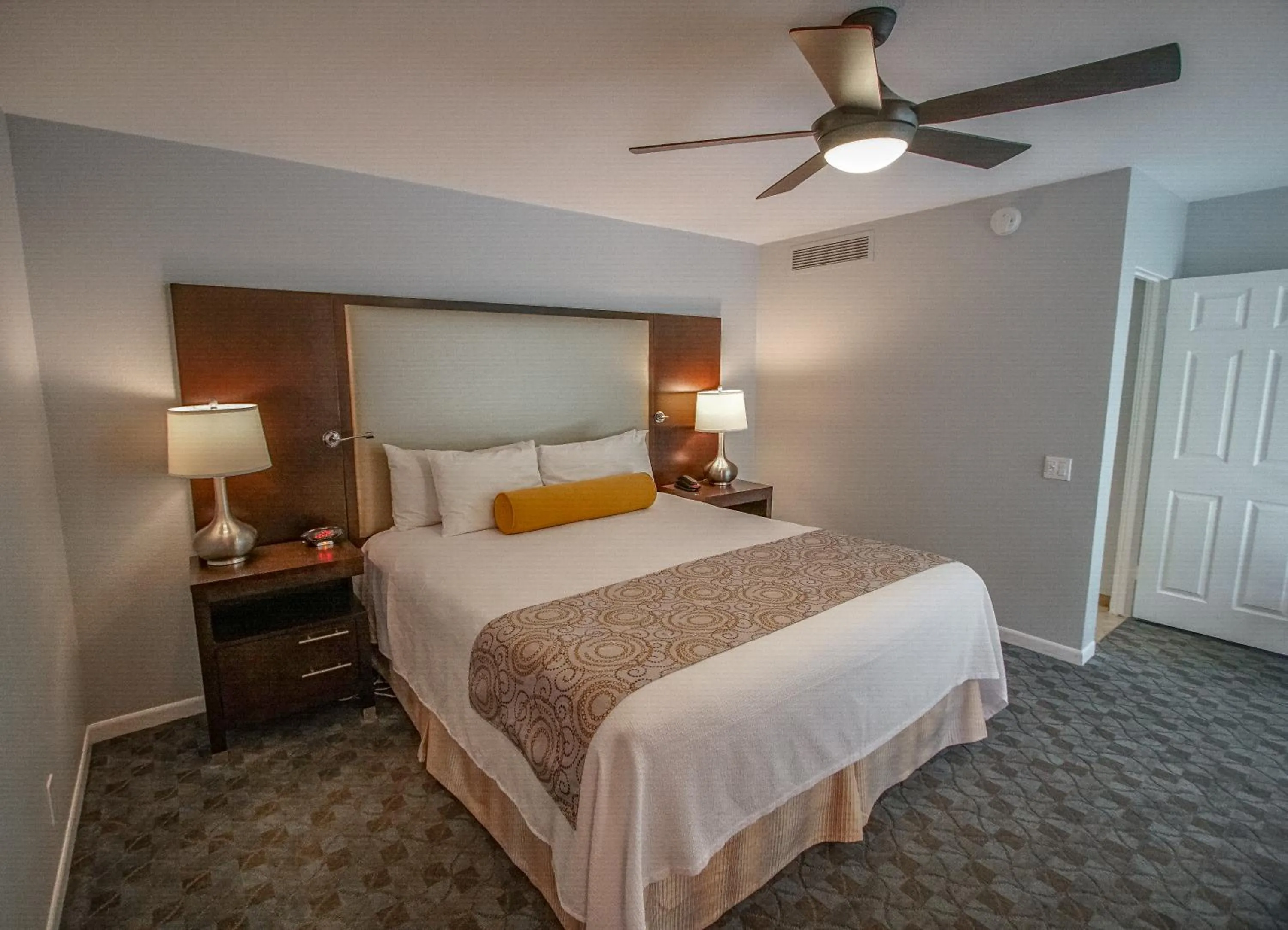 Bed in Palm Springs Tennis Club