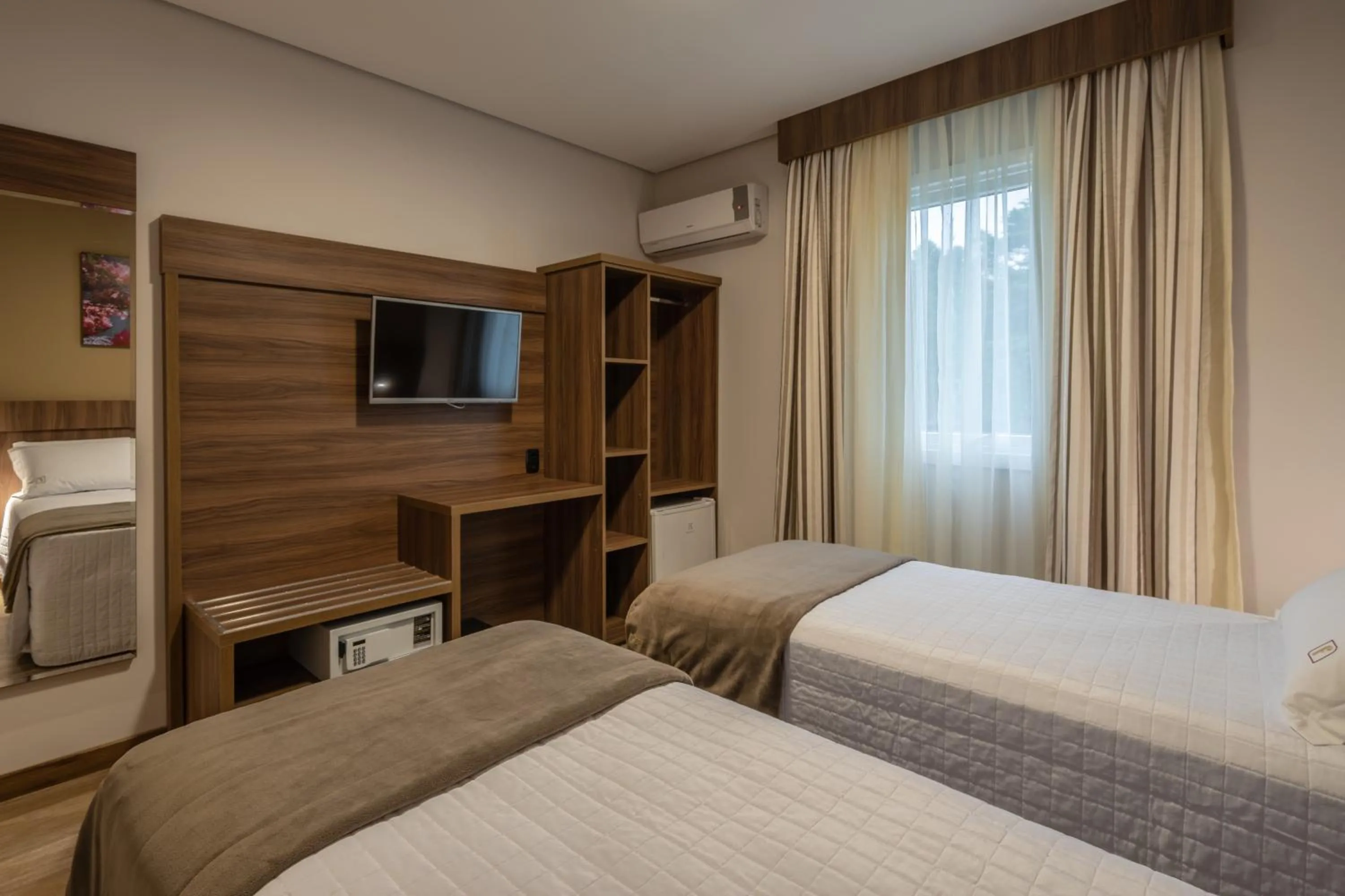 Bedroom, Bed in Hotel Fioreze Primo - 800m da Rua Coberta