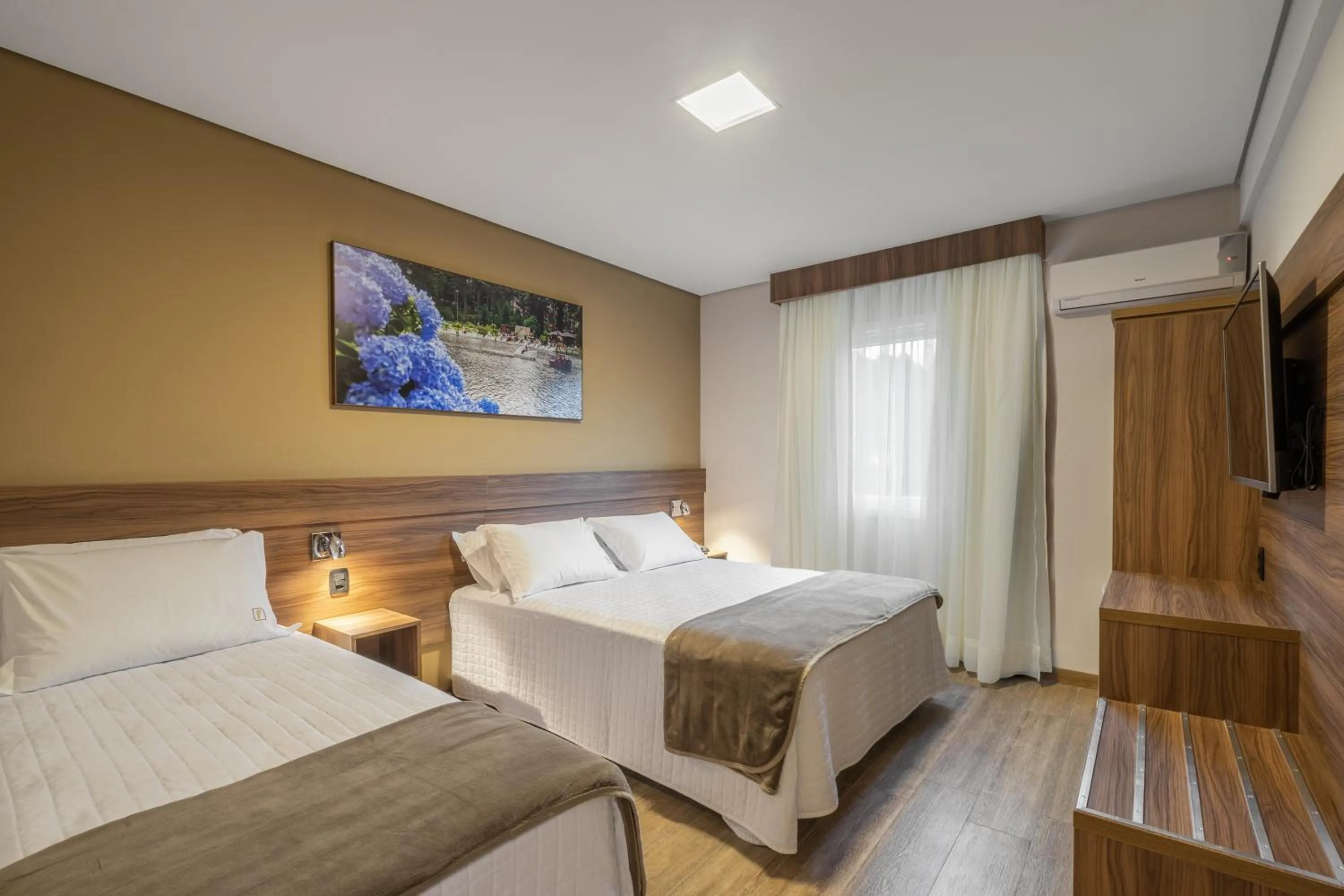 Photo of the whole room, Bed in Hotel Fioreze Primo - 800m da Rua Coberta