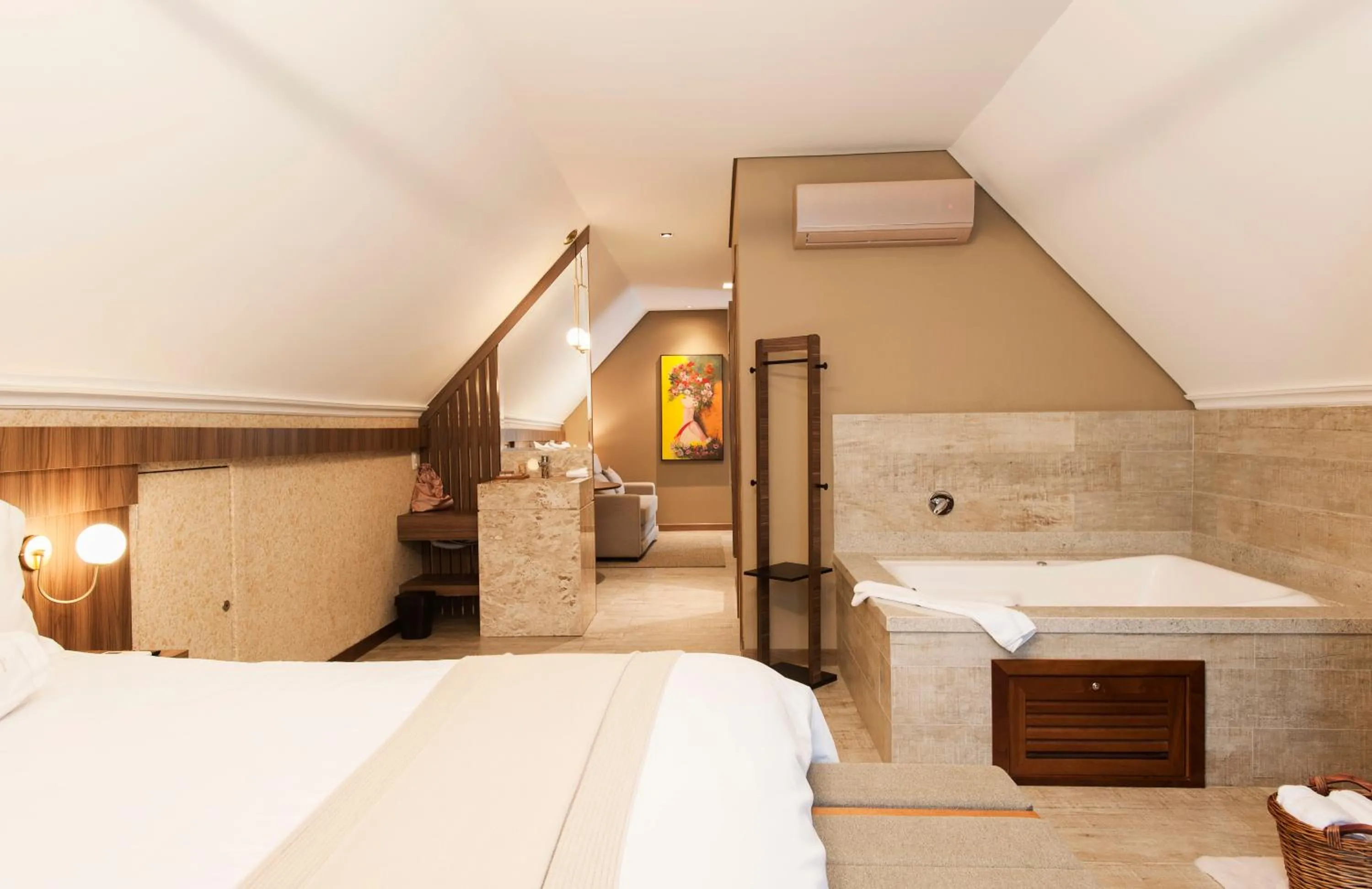 Bedroom, Bed in Hotel Fioreze Primo - 800m da Rua Coberta