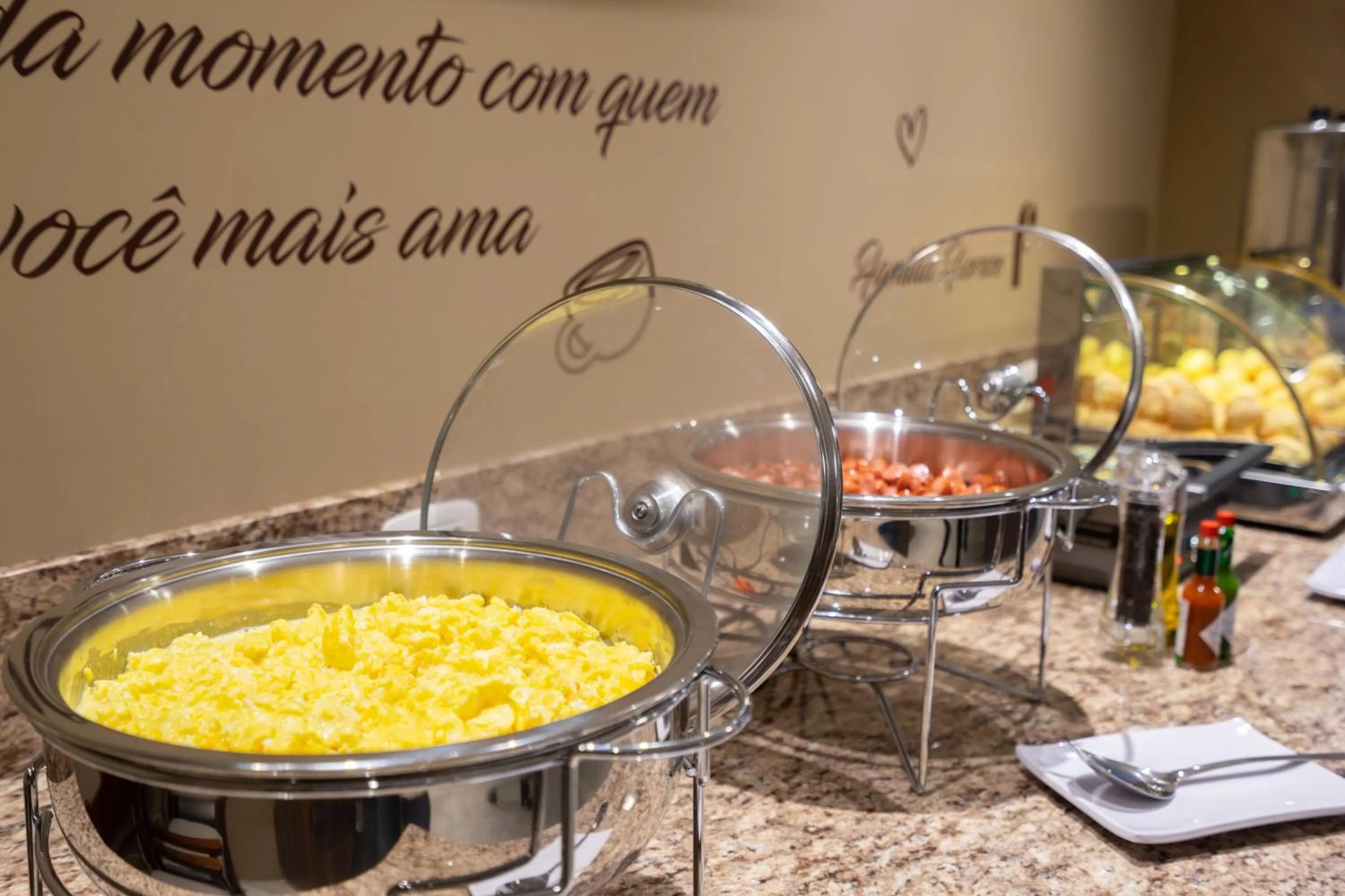 Buffet breakfast in Hotel Fioreze Primo - 800m da Rua Coberta