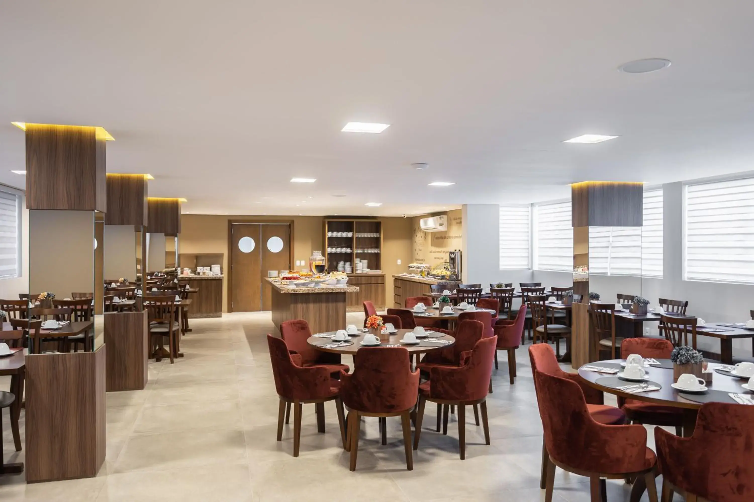 Restaurant/places to eat in Hotel Fioreze Primo - 800m da Rua Coberta Restaurant/places to eat in Hotel Fioreze Primo - 800m da Rua Coberta