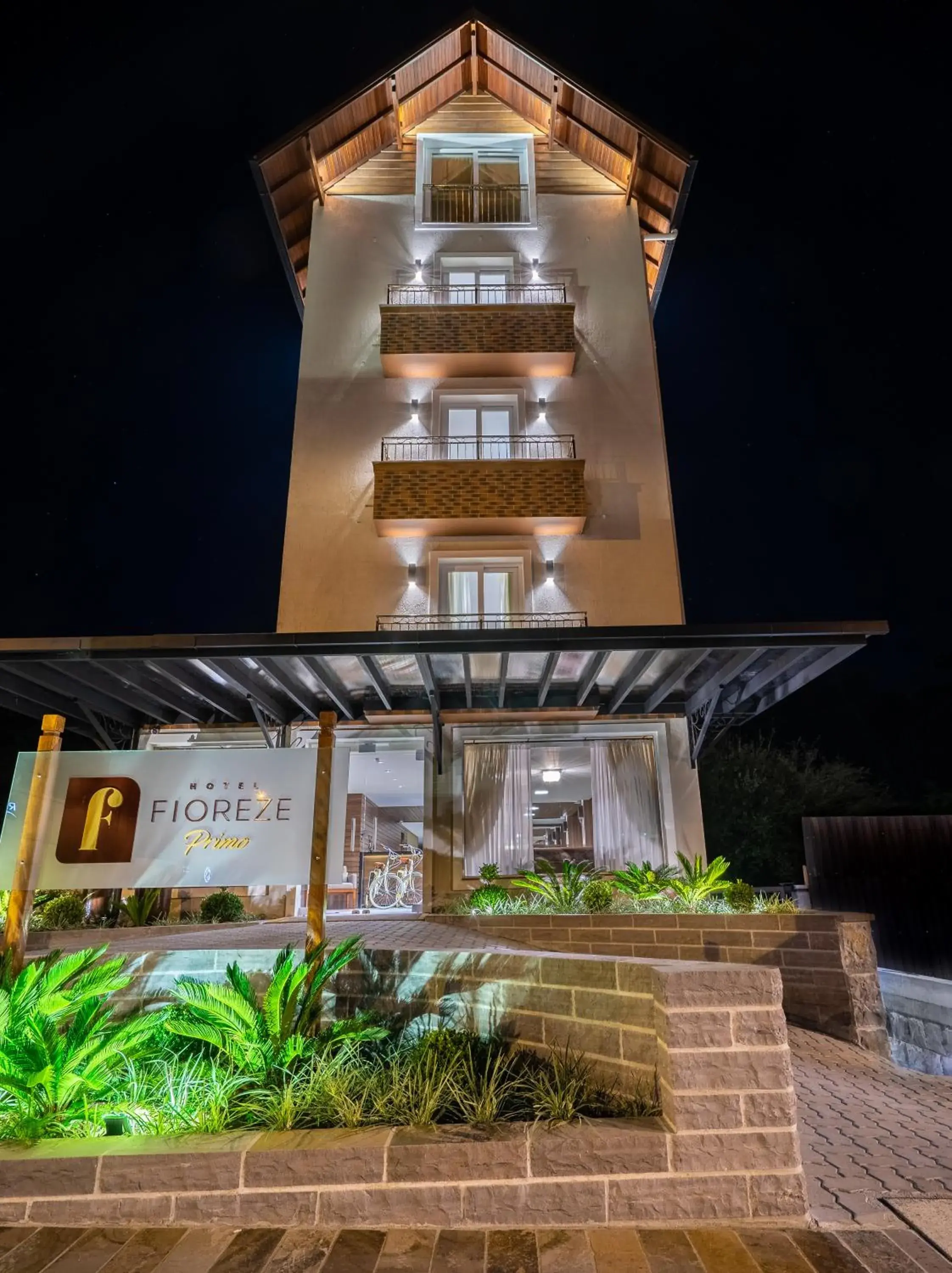 Property building in Hotel Fioreze Primo - 800m da Rua Coberta Property building in Hotel Fioreze Primo - 800m da Rua Coberta