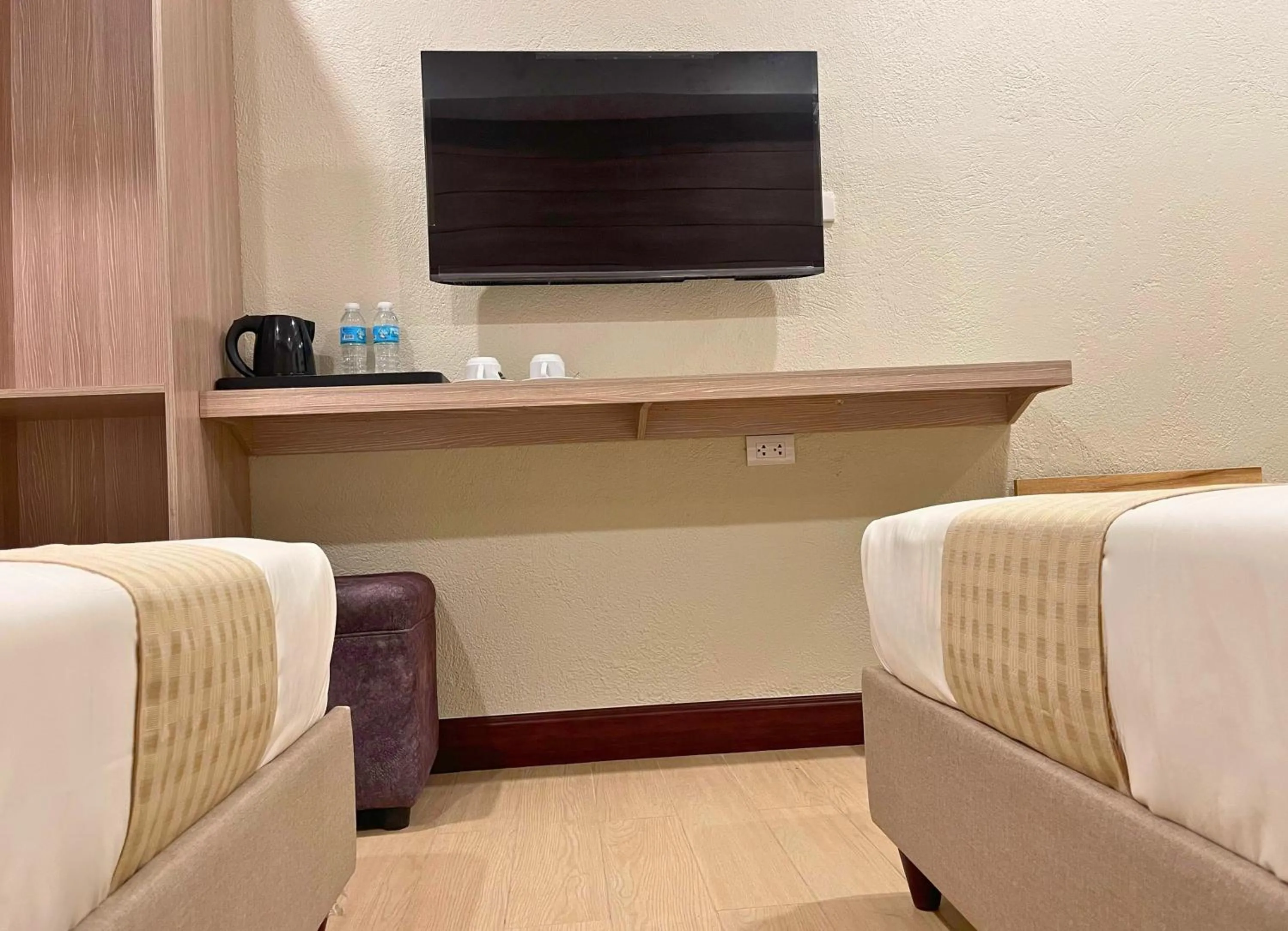 Sola Hotel & Sola Bed and Breakfast