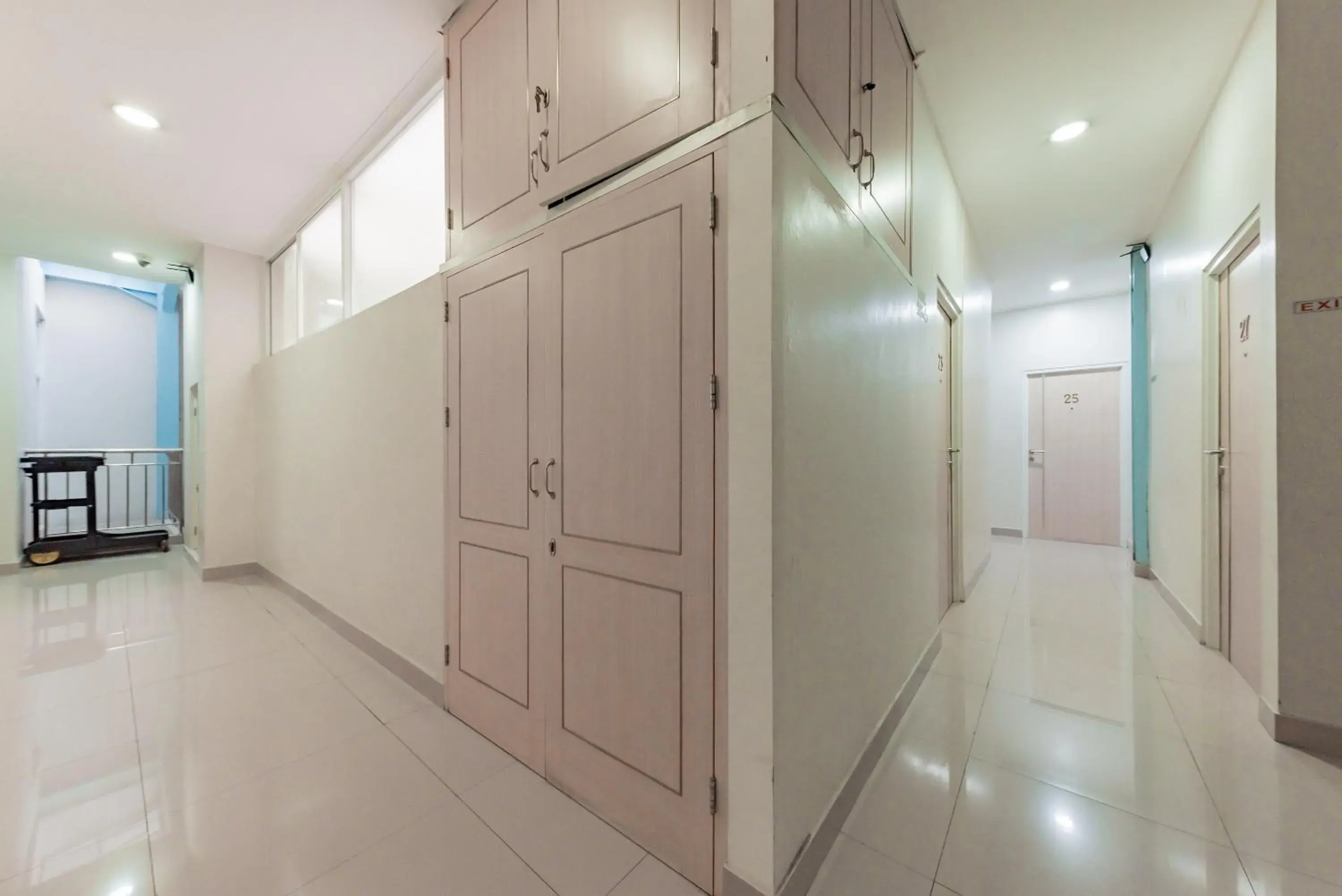 Property building in RedDoorz near Pasar Baru Bandung Property building in RedDoorz near Pasar Baru Bandung