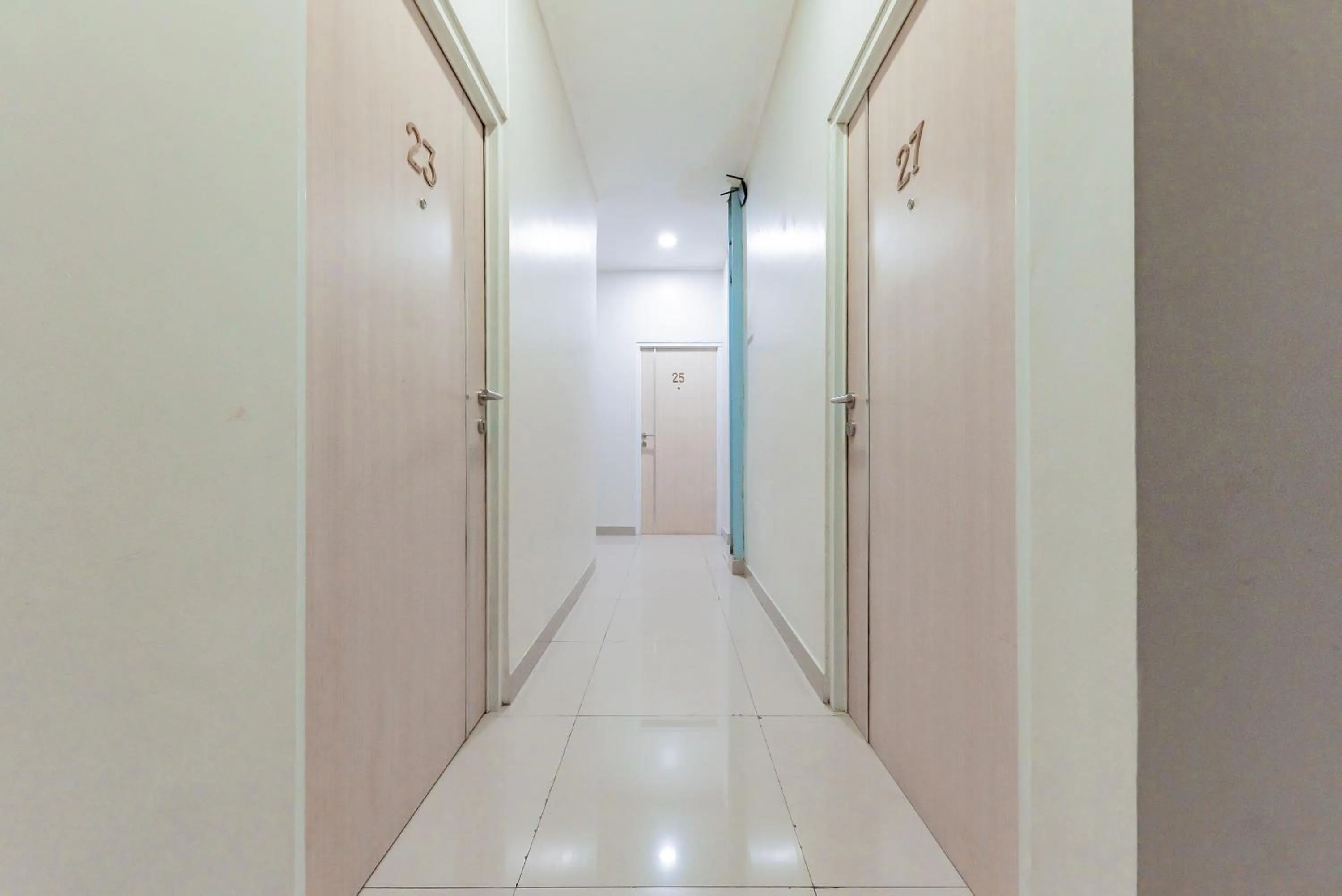 Property building in RedDoorz near Pasar Baru Bandung