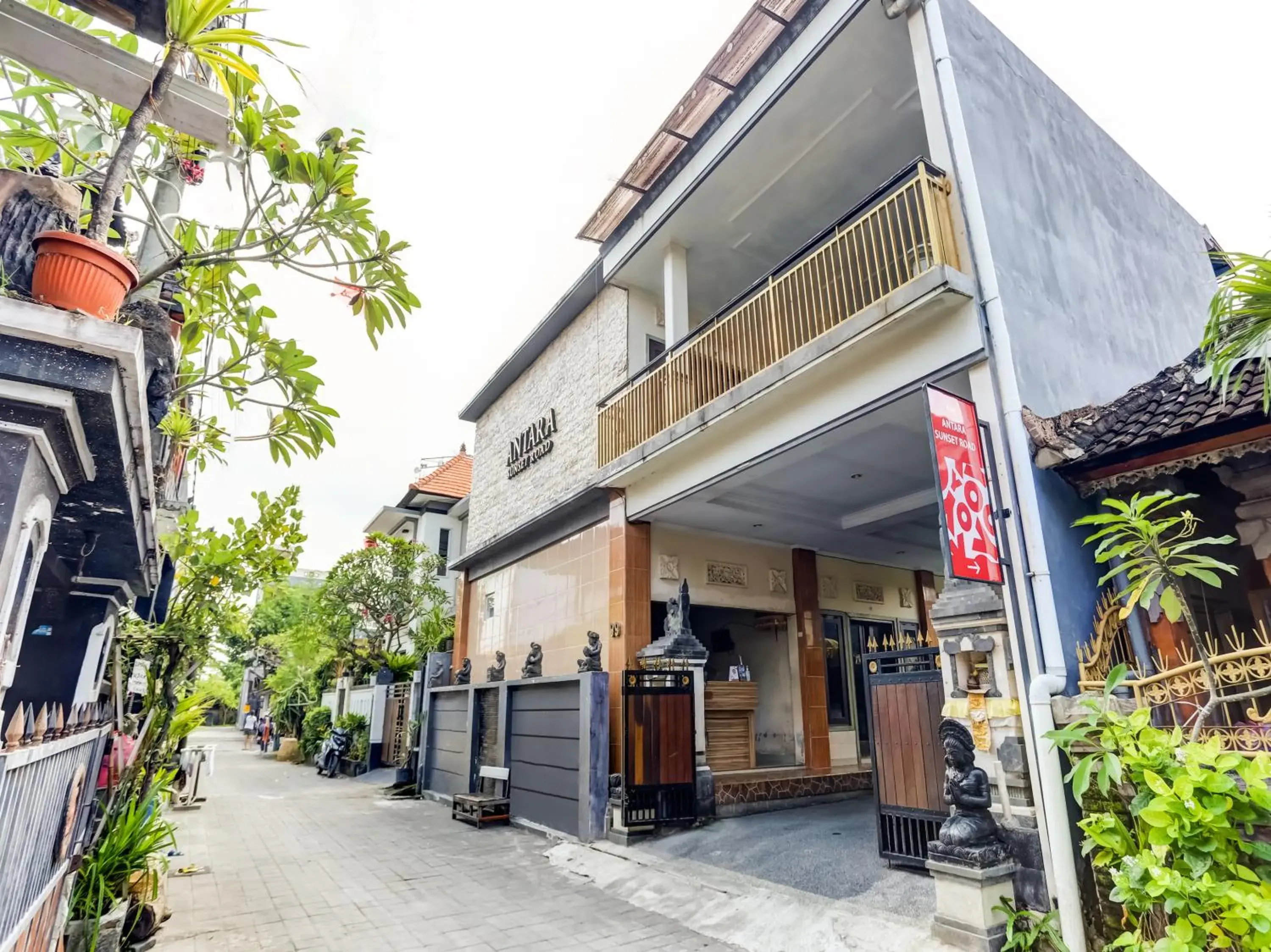 Facade/entrance in Antara Sunset Road Facade/entrance in Antara Sunset Road