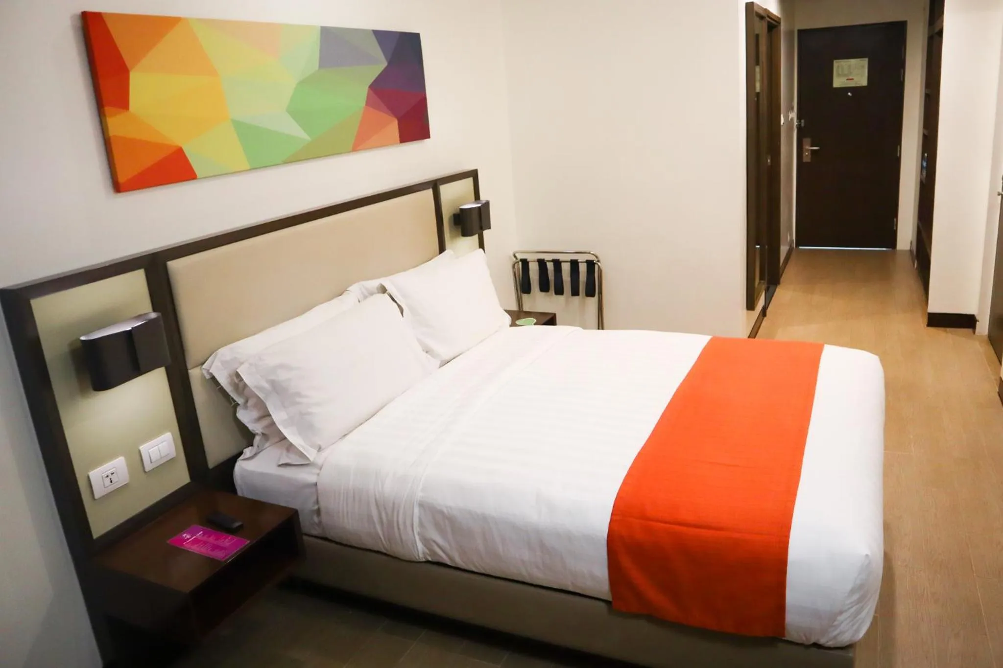 Photo of the whole room, Bed in Hotel Lucky Chinatown Binondo Manila