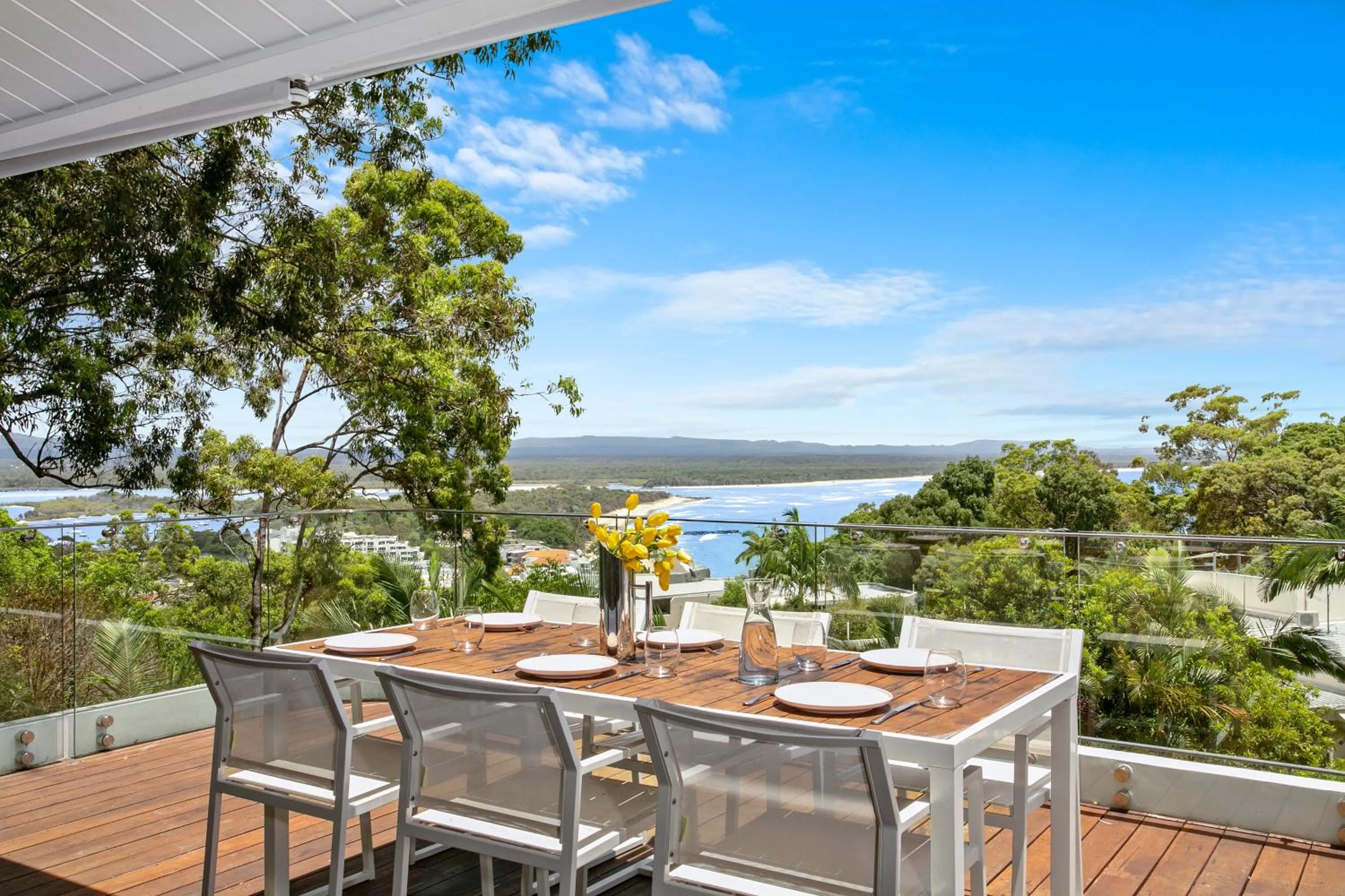 Luxury on the Hill, Noosa Heads