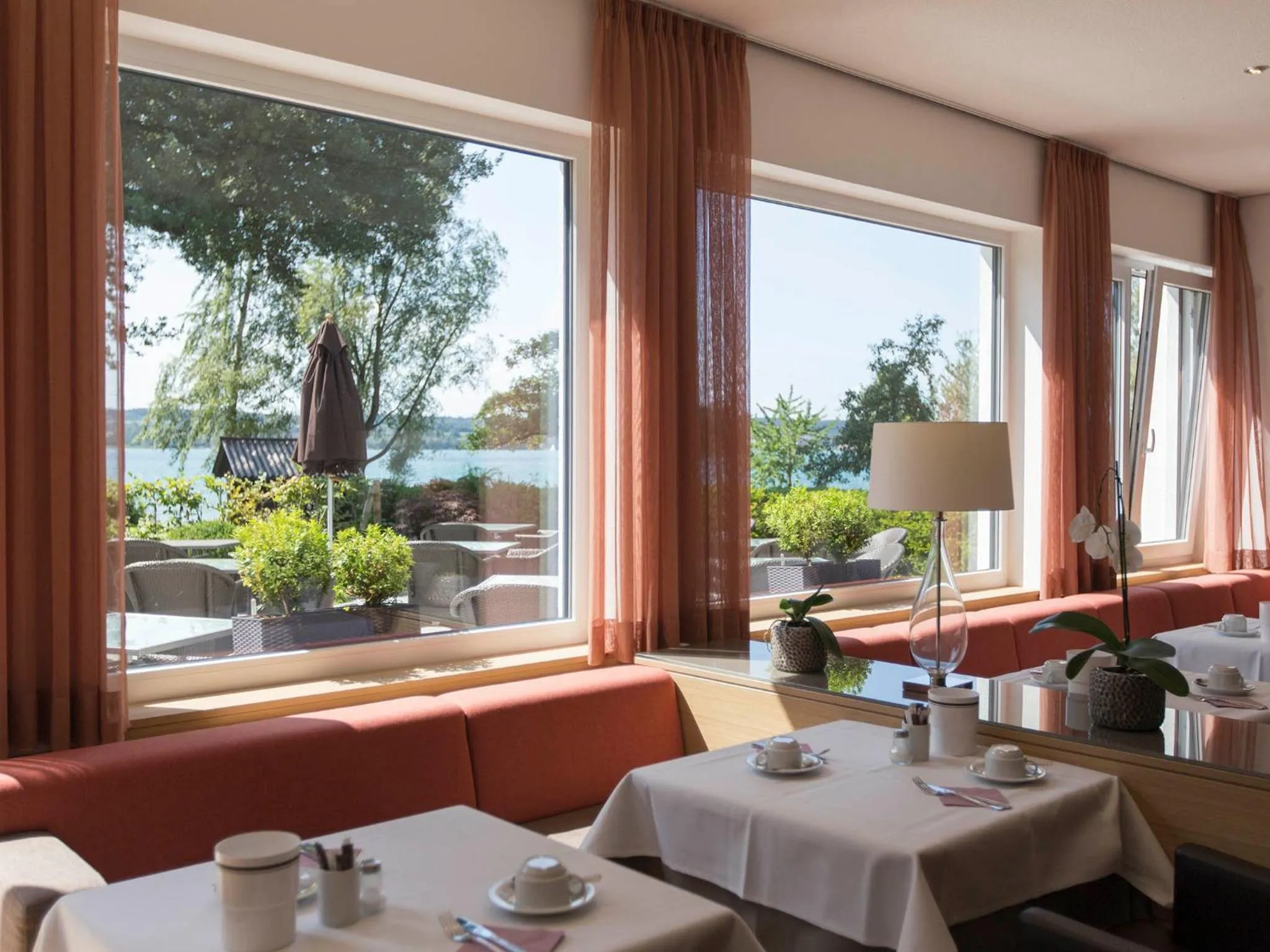 Restaurant/places to eat in Hotel Seepark Garni