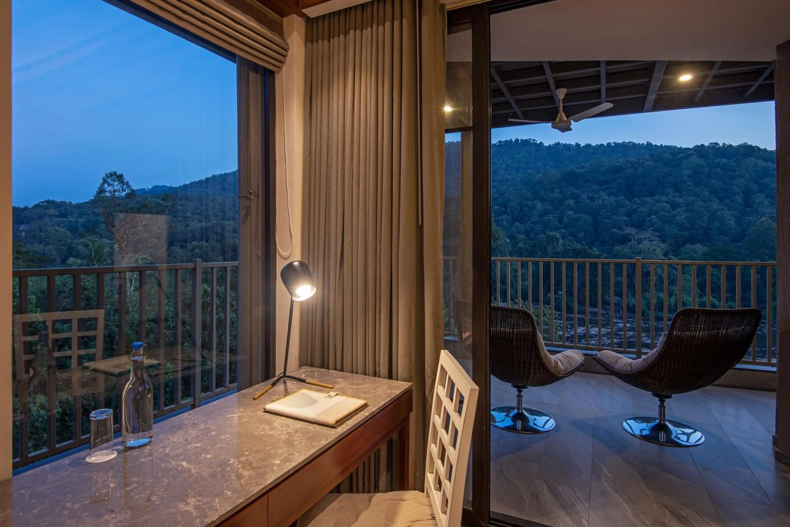 Mountain view in Niraamaya Retreats Samroha Athirappilly