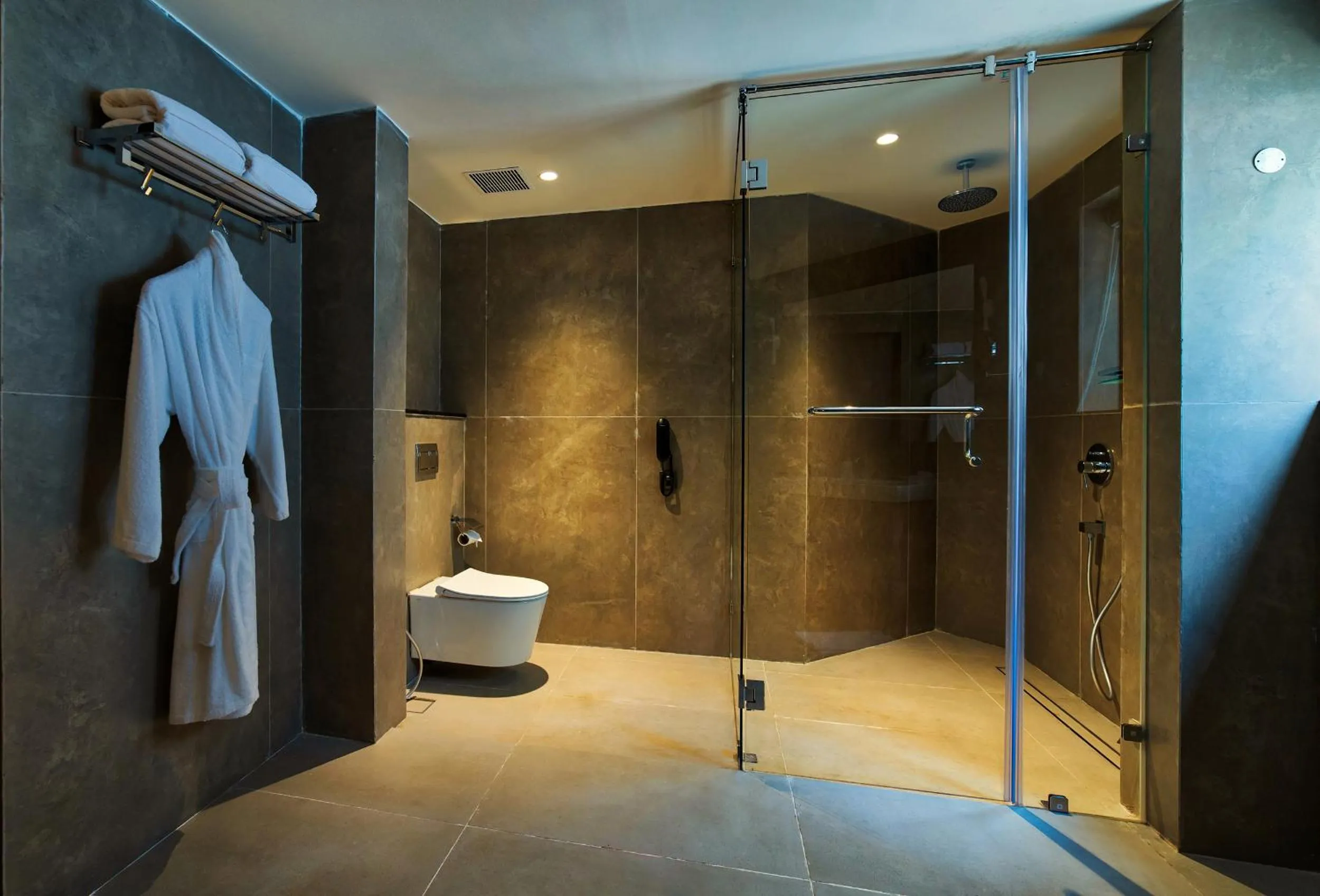 Massage in Niraamaya Retreats Samroha Athirappilly