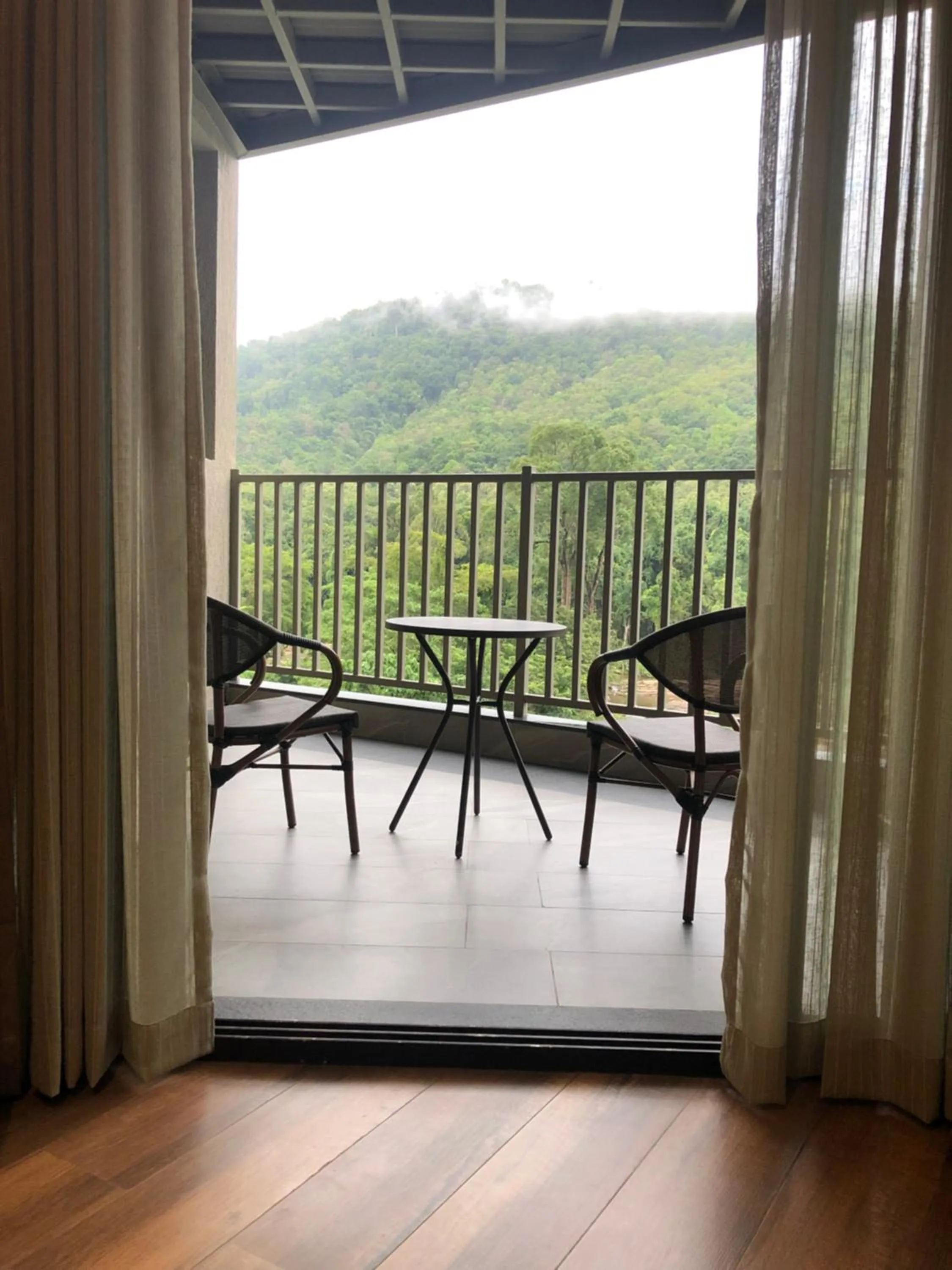 Balcony/Terrace in Niraamaya Retreats Samroha Athirappilly