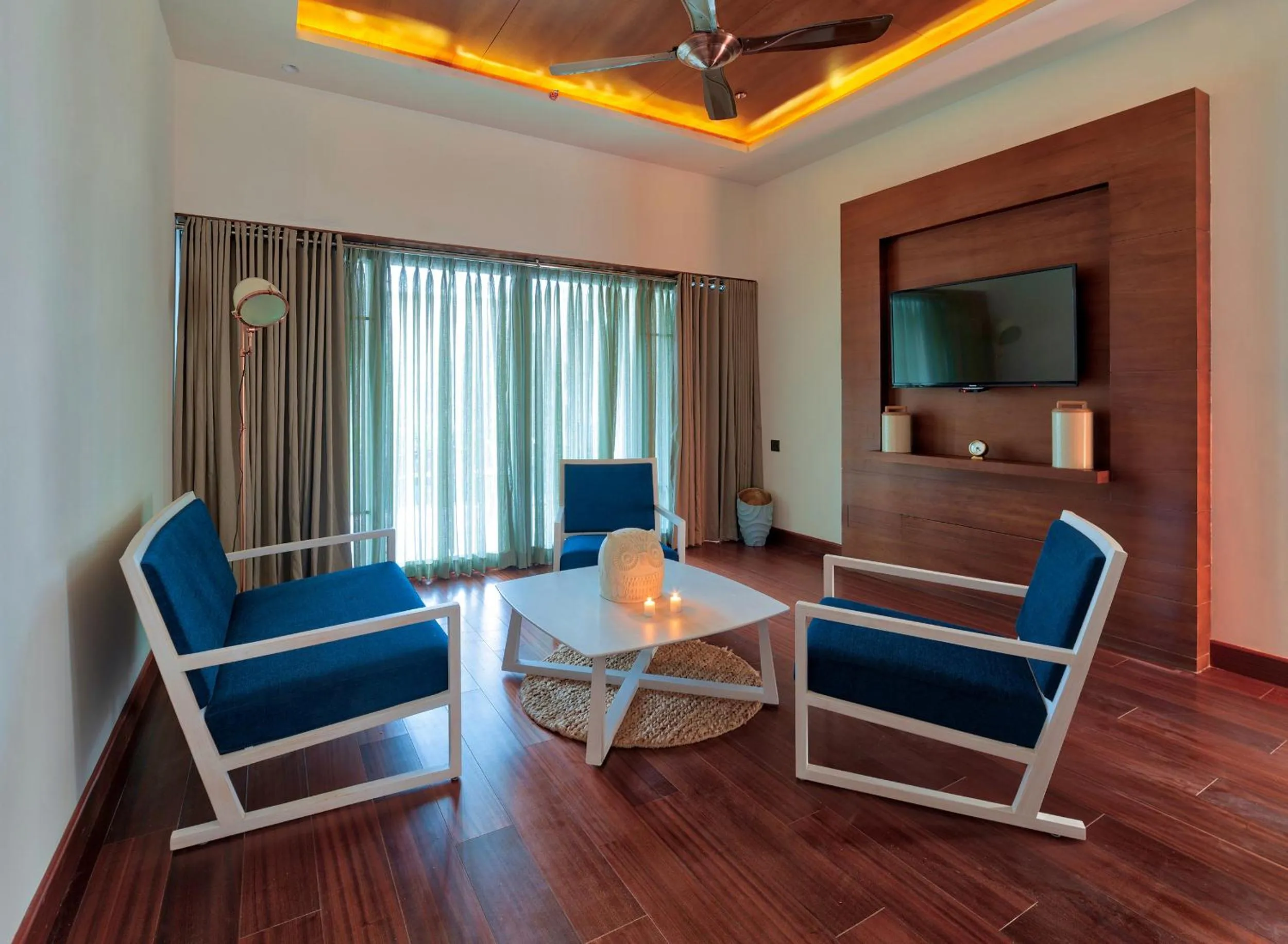 Communal lounge/ TV room in Niraamaya Retreats Samroha Athirappilly