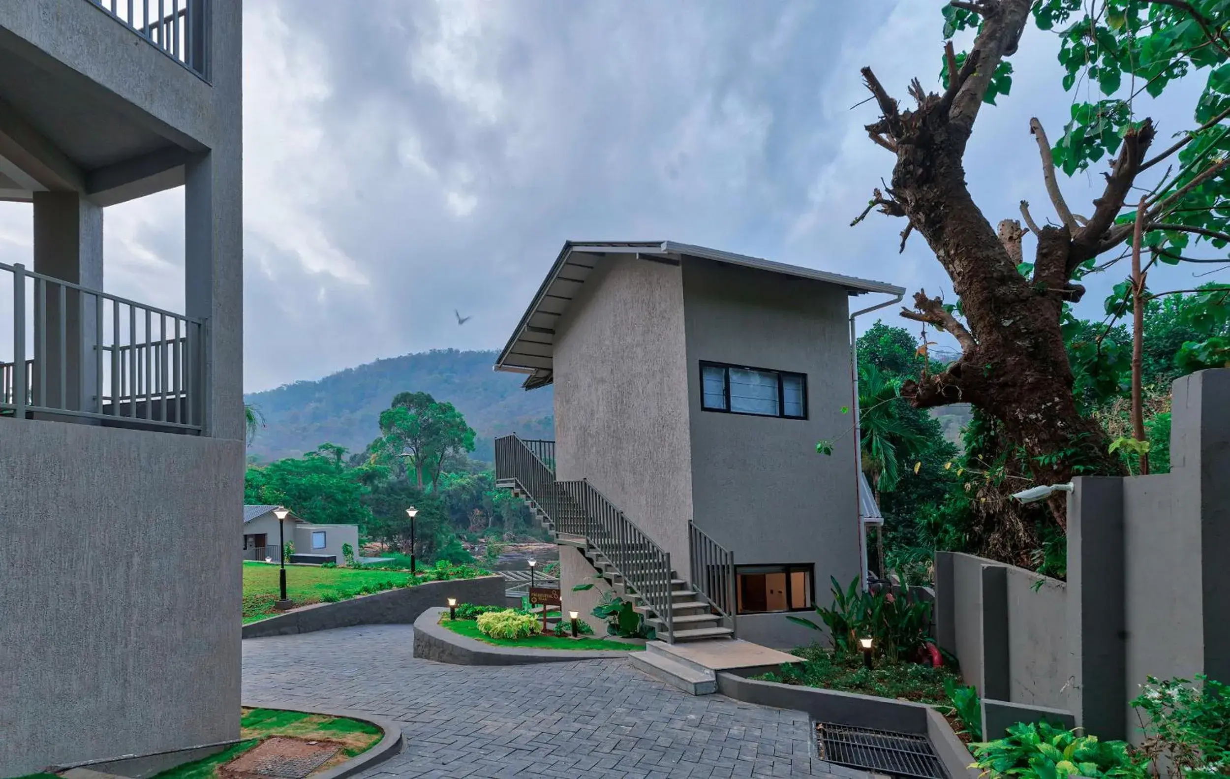 Standard King Room in Niraamaya Retreats Samroha Athirappilly Standard King Room in Niraamaya Retreats Samroha Athirappilly