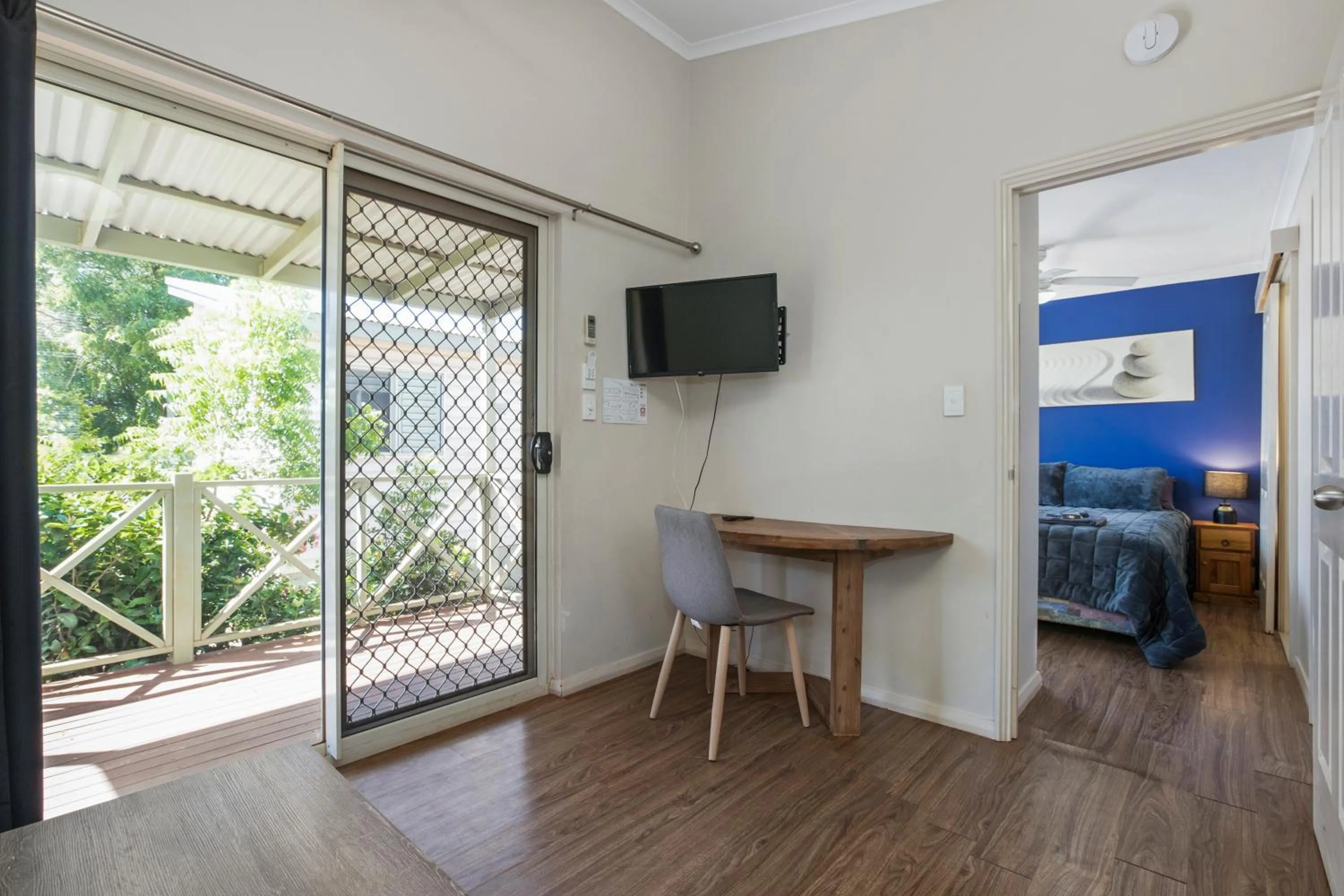 TV and multimedia, Bed in The Cove Holiday Village