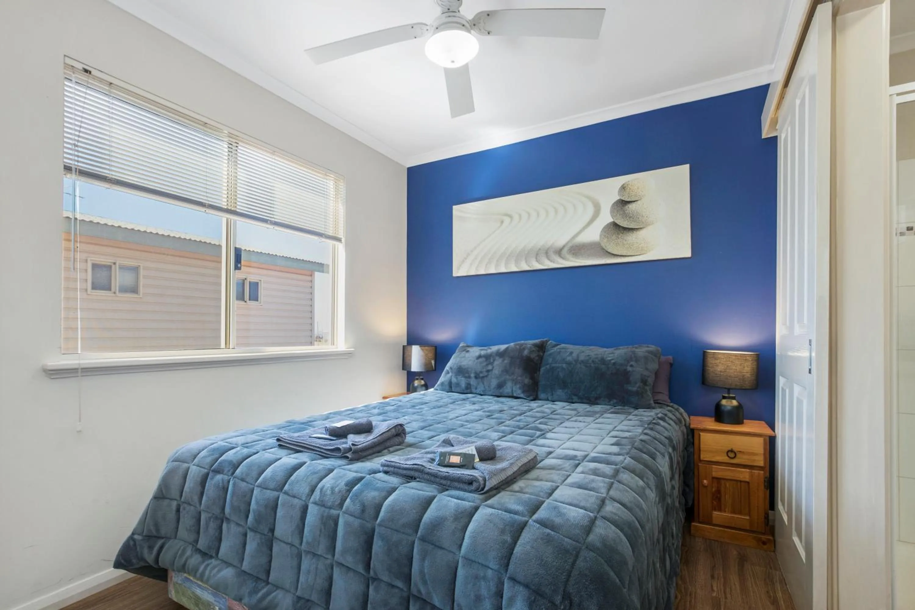 Bedroom, Bed in The Cove Holiday Village