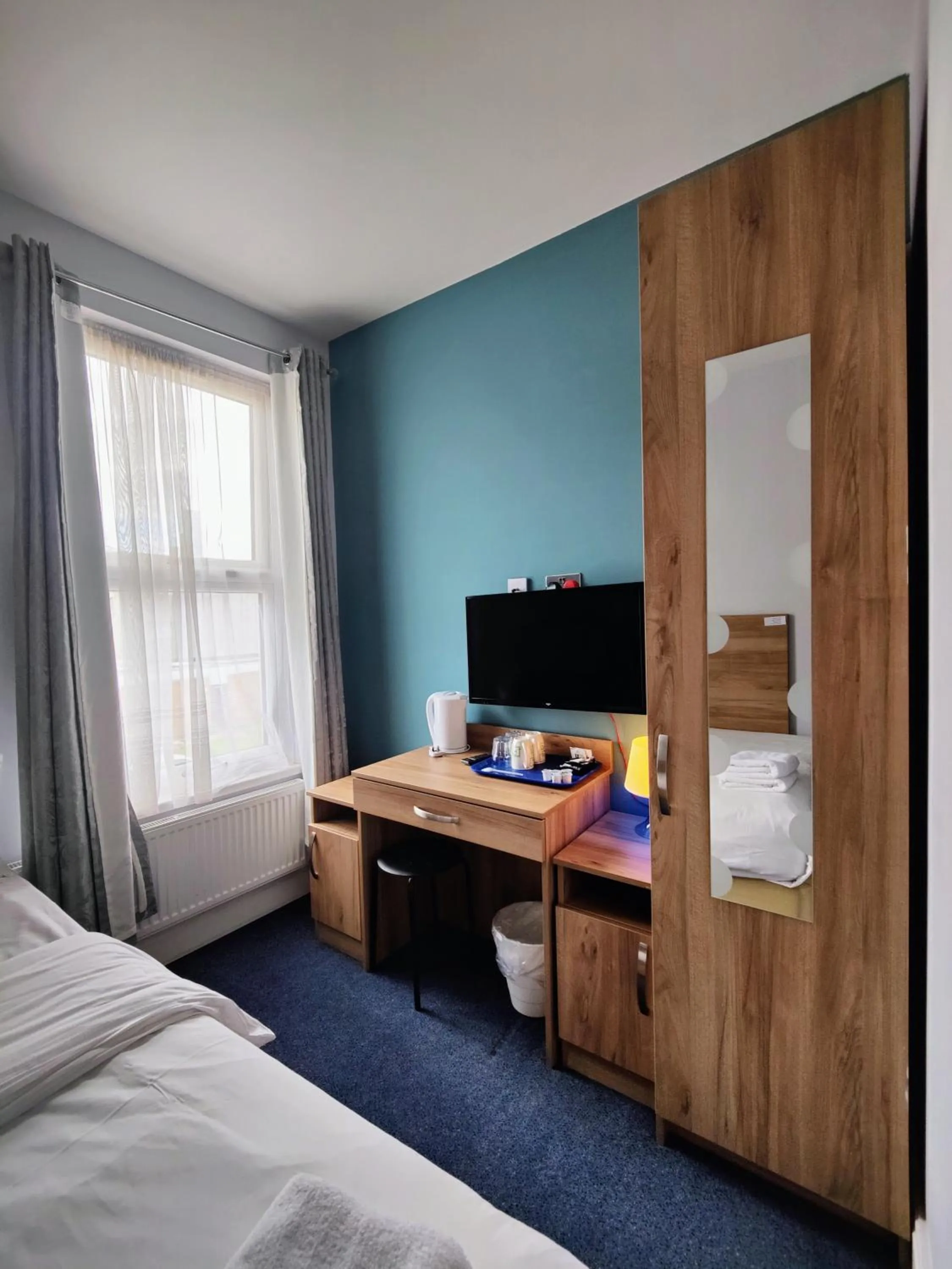 Bed in Wellesley Hotel