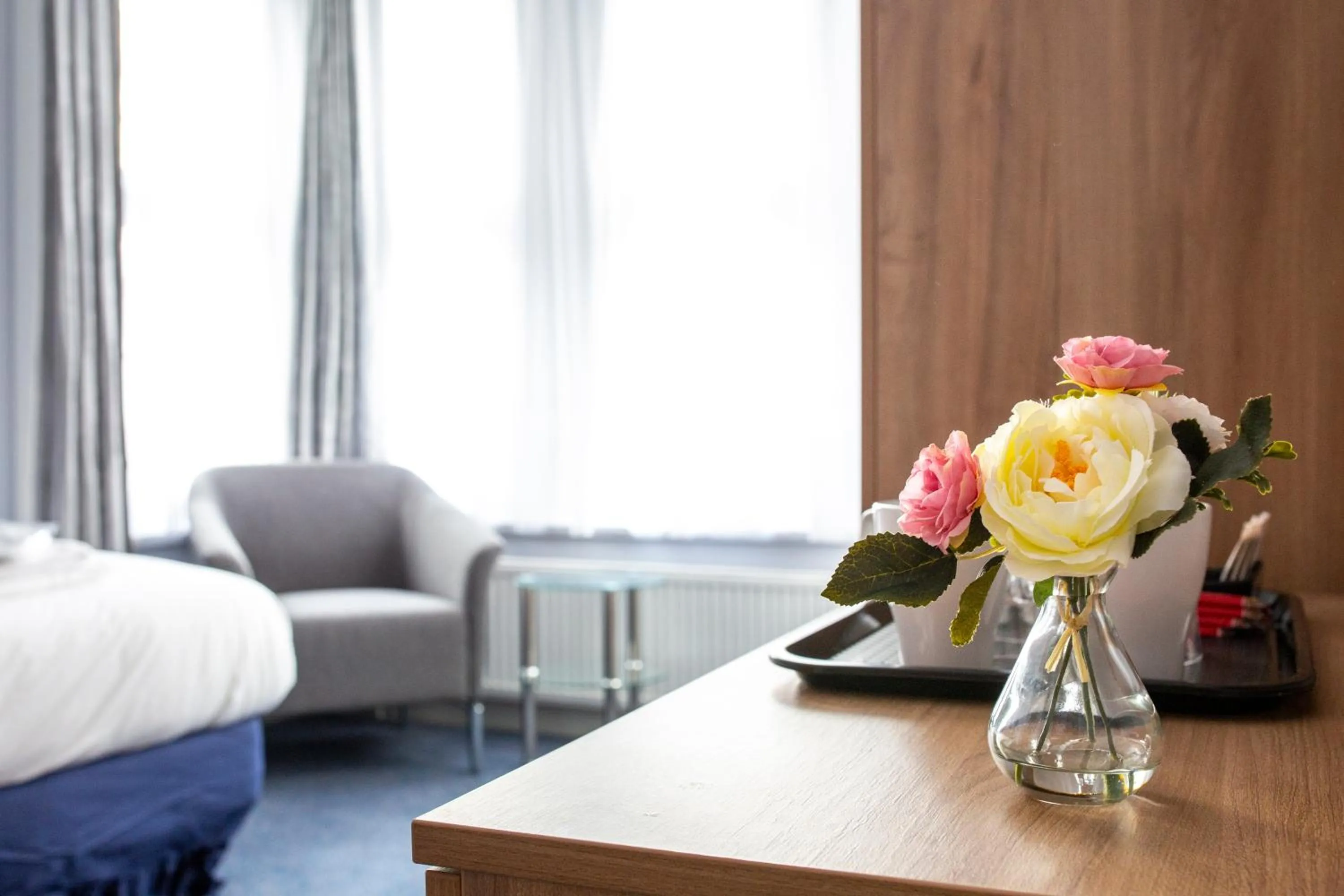 Bed in Wellesley Hotel